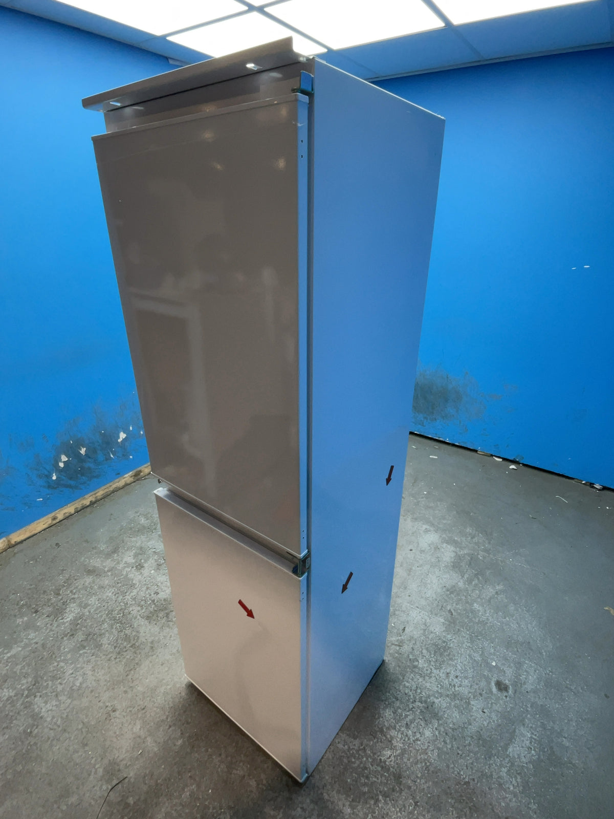 #GRC-166-958 - neue Integrated 50/50 Fridge Freezer – 233 Litres, 177cm, Static Cooling, LED Lighting, White