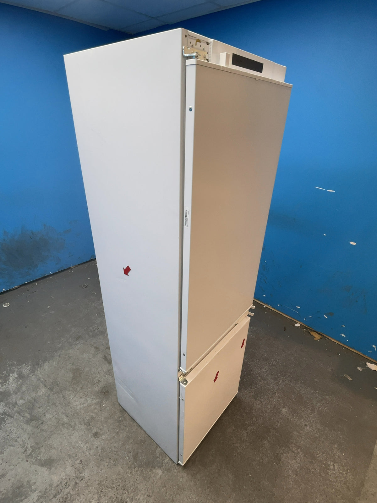 #GRC-166-960 - Hoover 54cm Integrated Fridge Freezer – 268L, White, Low Frost, Smart WiFi