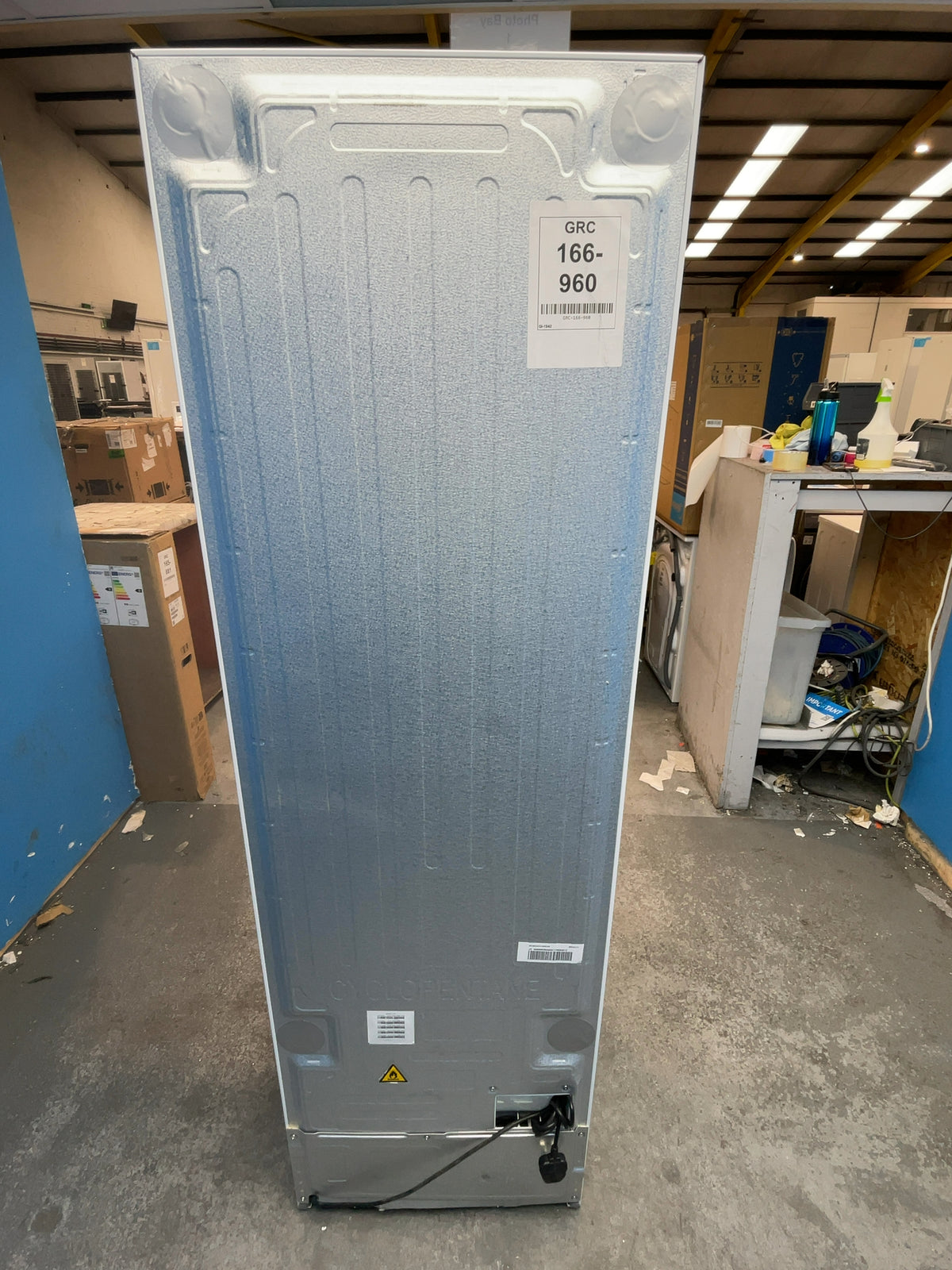 #GRC-166-960 - Hoover 54cm Integrated Fridge Freezer – 268L, White, Low Frost, Smart WiFi