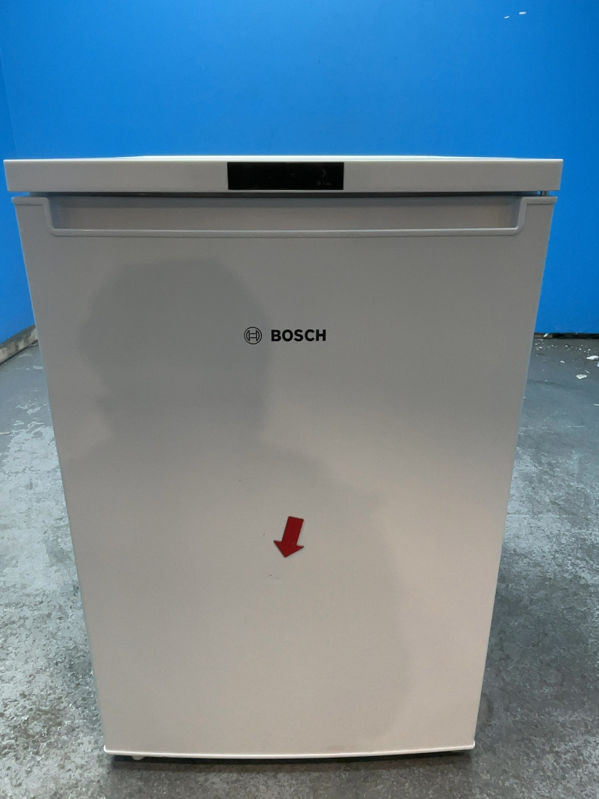 #GRC-167-379 - Bosch Series 2 56cm Under Counter Fridge – 134L Capacity, MultiBox Drawer