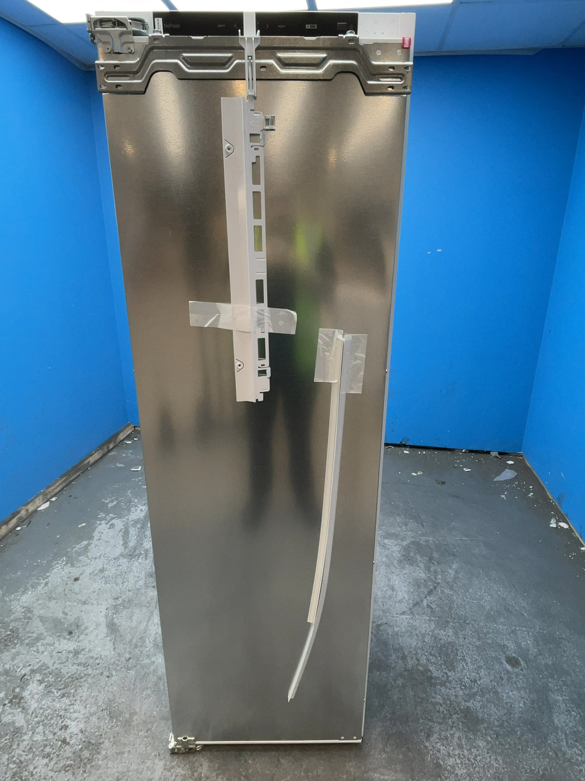 #GRC-167-394 - Bosch Serie 4 Built-In Upright Freezer – 212L, No Frost, VarioZone