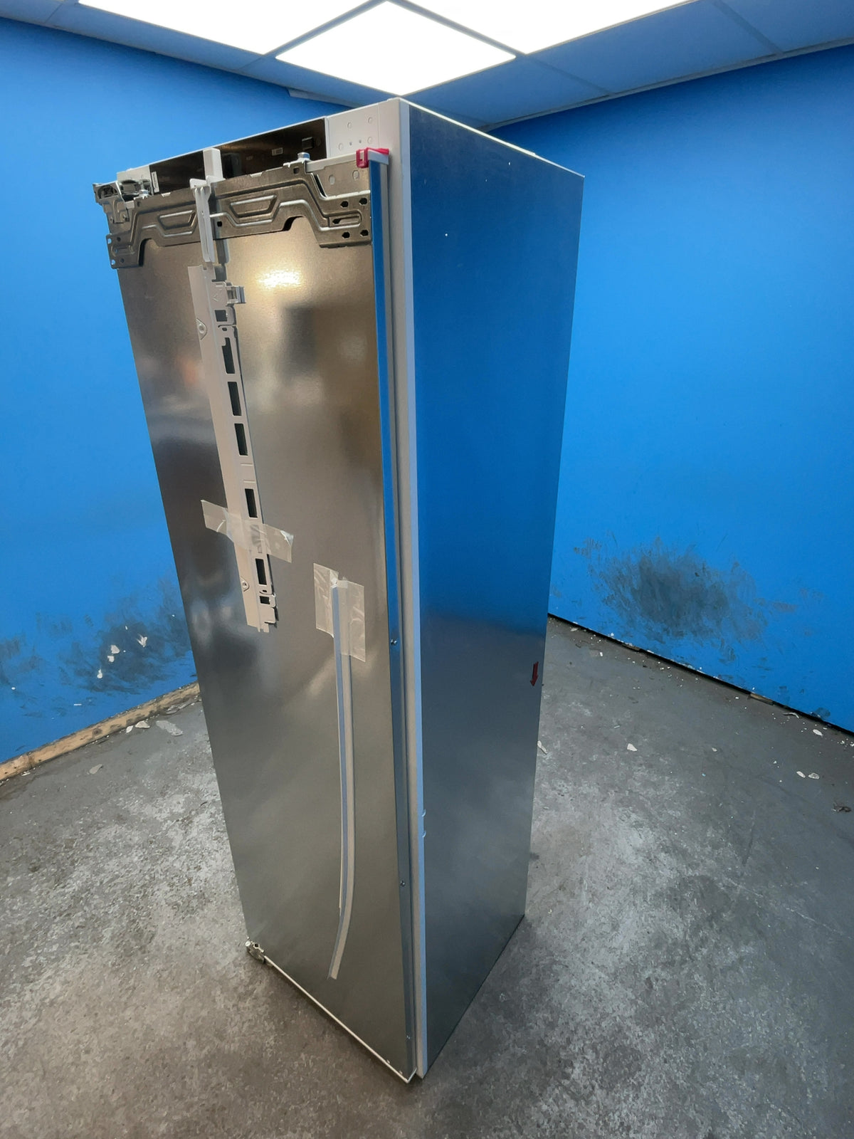 #GRC-167-394 - Bosch Serie 4 Built-In Upright Freezer – 212L, No Frost, VarioZone