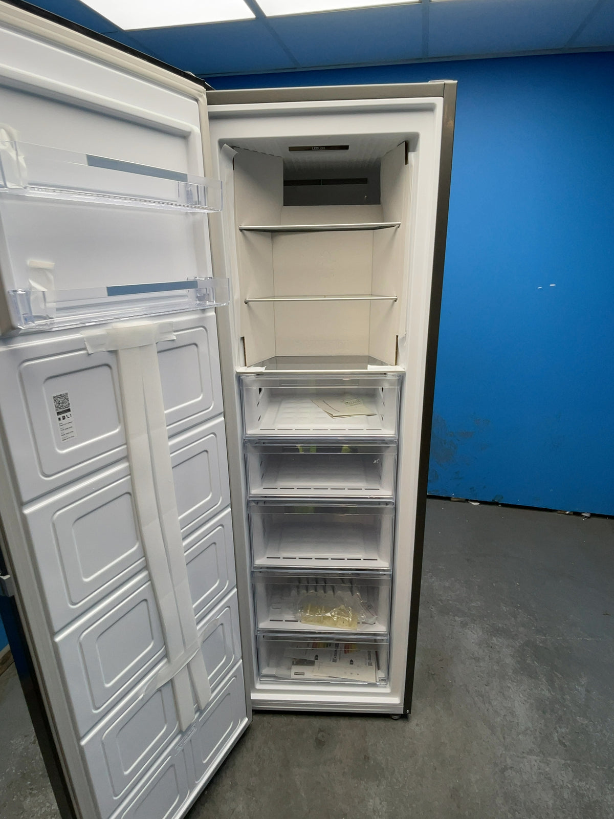 #GRC-167-509 - Hotpoint Tall Upright Freezer – 286L Capacity, No Frost, Dark Inox