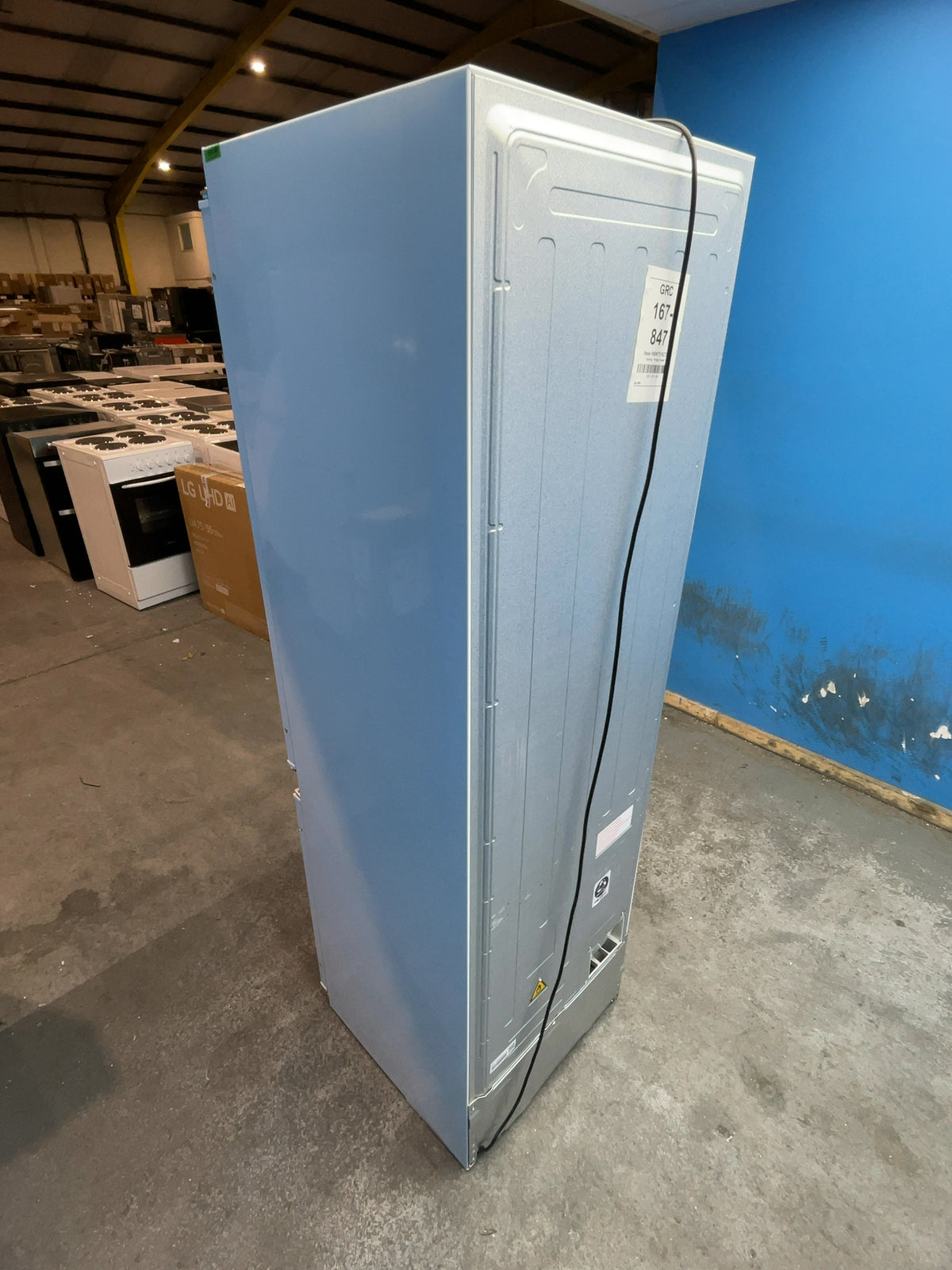 #GRC-167-847 - Haier 54cm Integrated 70/30 Fridge Freezer – 268L, White, Total No Frost