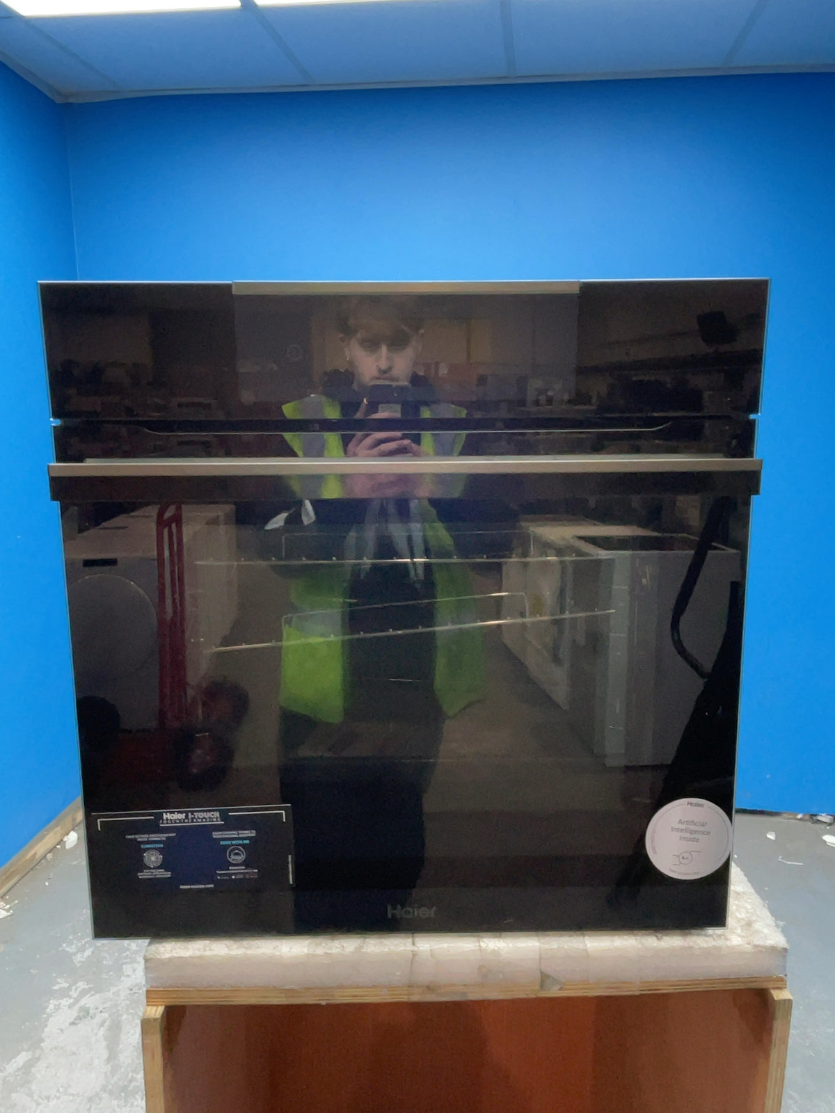 #GRC-167-883 - Haier I-Touch 60cm Electric Single Oven – 70L Capacity, Self-Cleaning