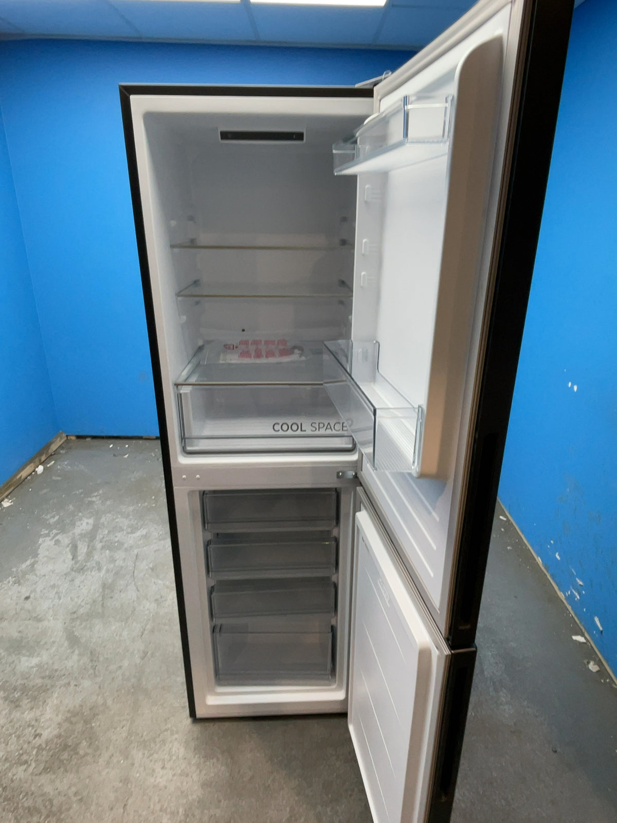 #GRC-168-135 - Hoover H-FRIDGE 300 54.5cm Fridge Freezer – 252L, Black, Low Frost, Smart WiFi