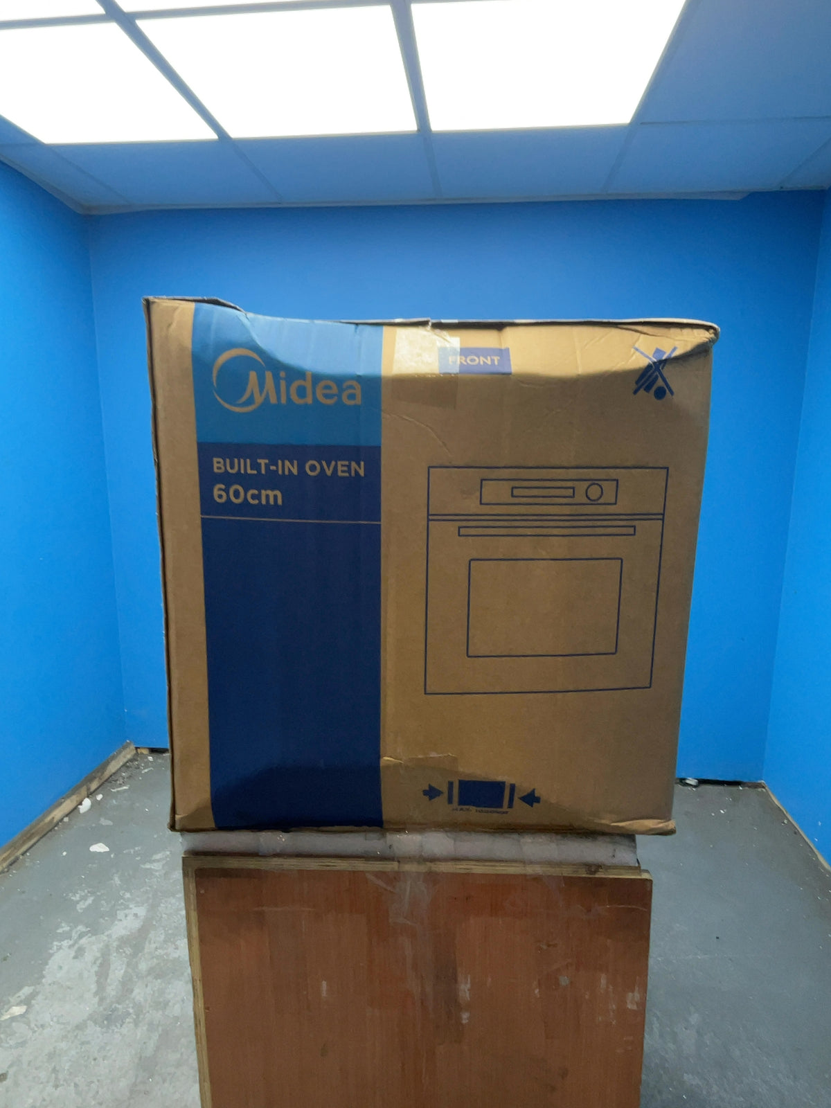 #GRC-169-018 - Midea 60cm Built In Electric Single Oven – 72L Capacity, Xpress Fry, Aqua Clean, WiFi, Black