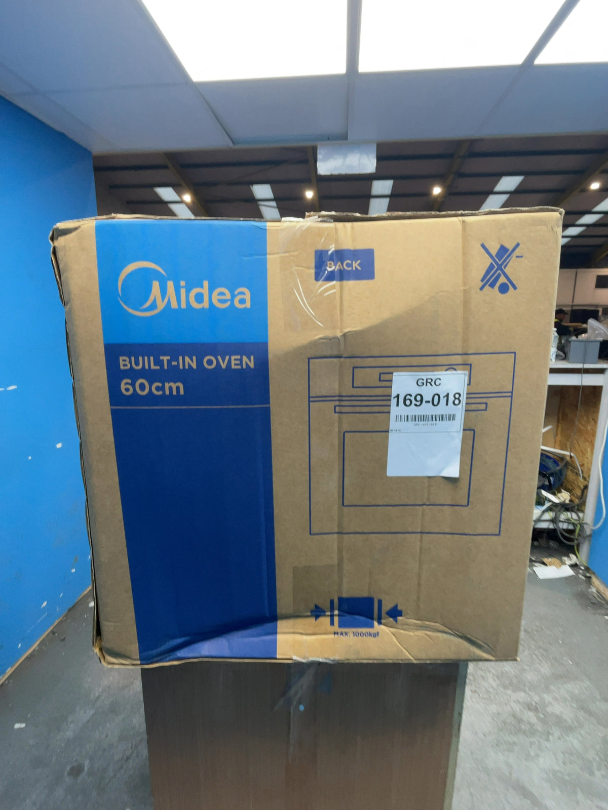 #GRC-169-018 - Midea 60cm Built In Electric Single Oven – 72L Capacity, Xpress Fry, Aqua Clean, WiFi, Black
