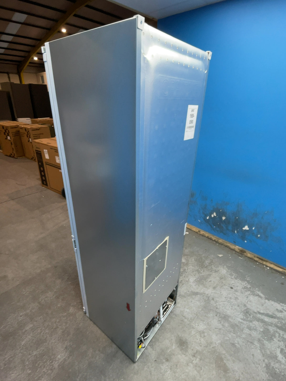 #GRC-169-090 - Hotpoint 54cm Integrated 70/30 Fridge Freezer – 270L, Dual No Frost