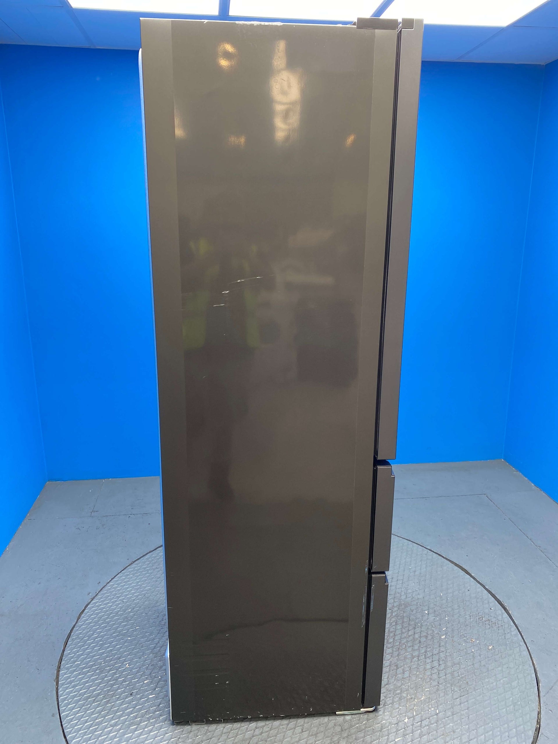 Haier Series 3 HETR3619ENPB 348L Total No Frost Fridge Freezer