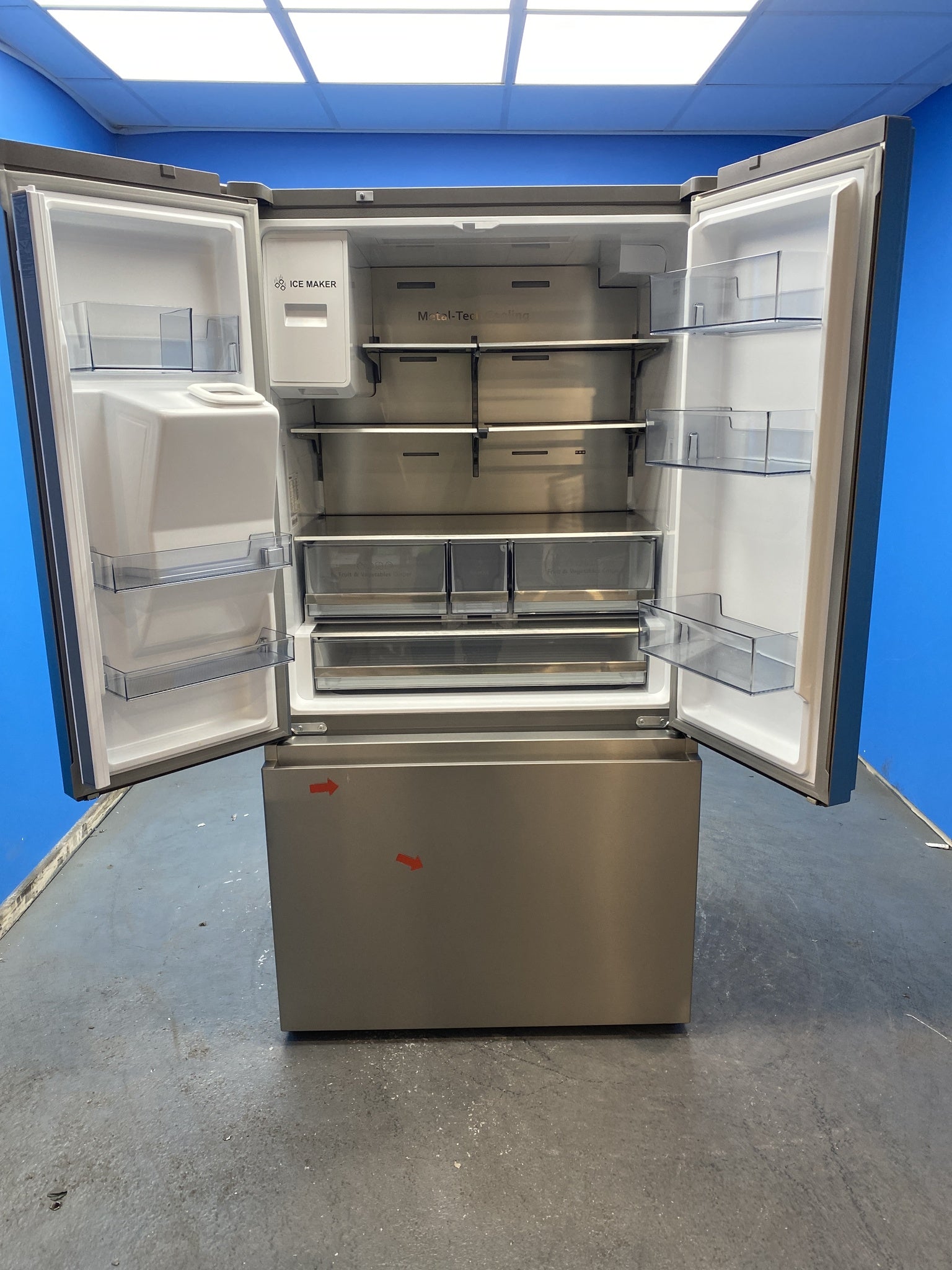 Hisense RF793N4SASE 612L French Door Fridge Freezer with Ice & Water