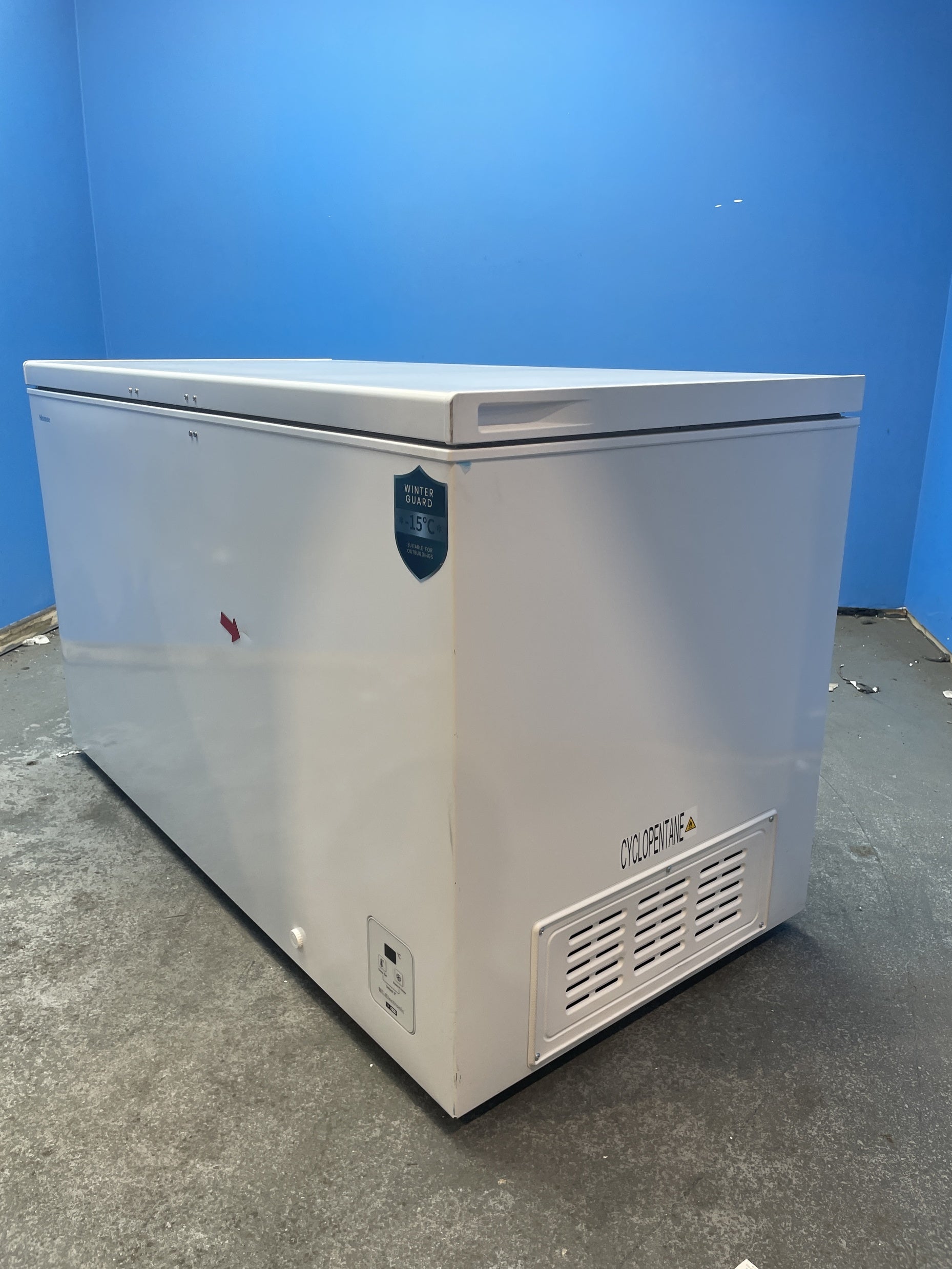 #GRC-157-444 - Hisense FC571D4AWLYE 372L Winter Guard Chest Freezer