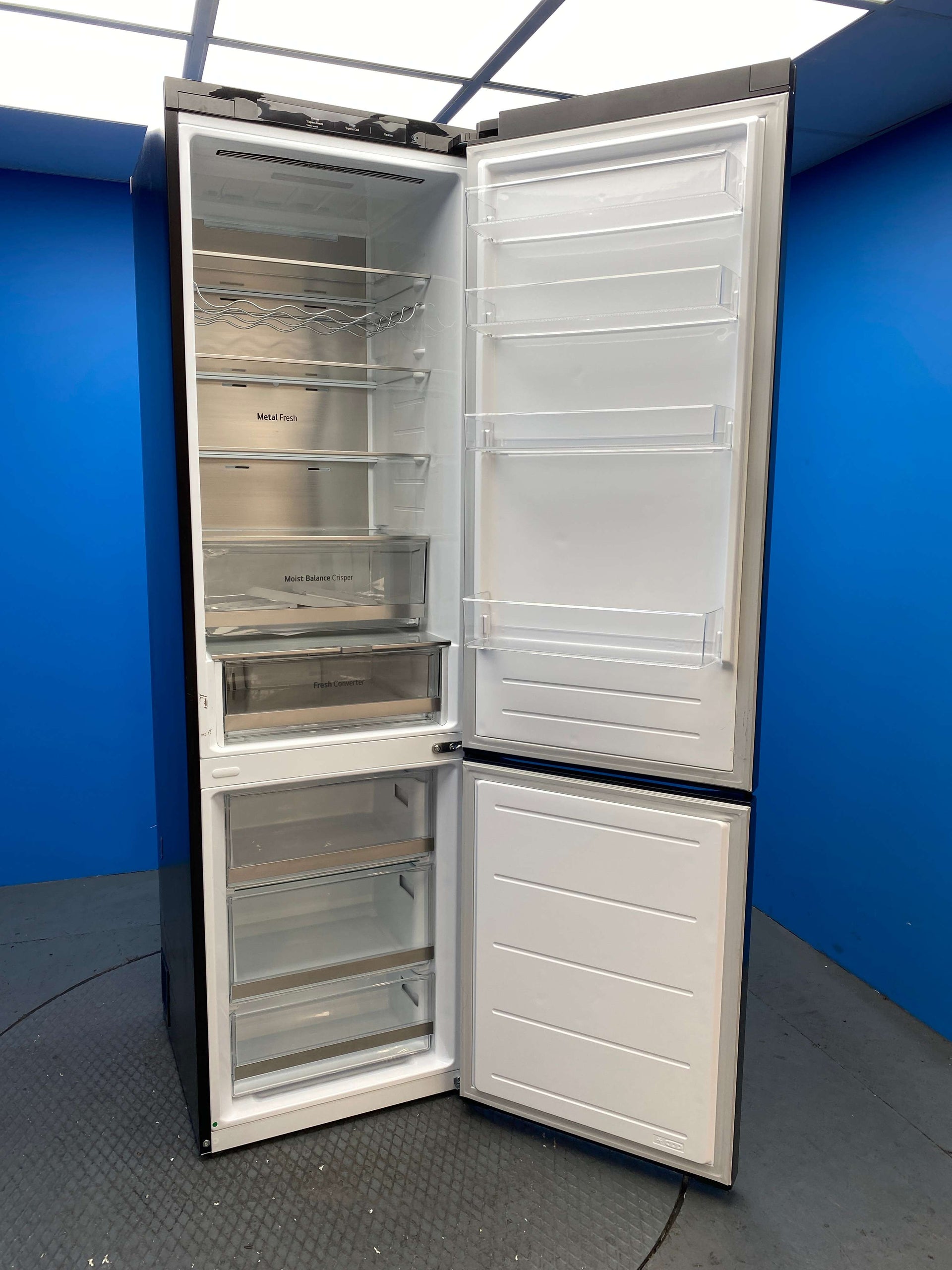 LG GBV5240CEP NatureFRESH™ 387 Litre Combi Fridge Freezer