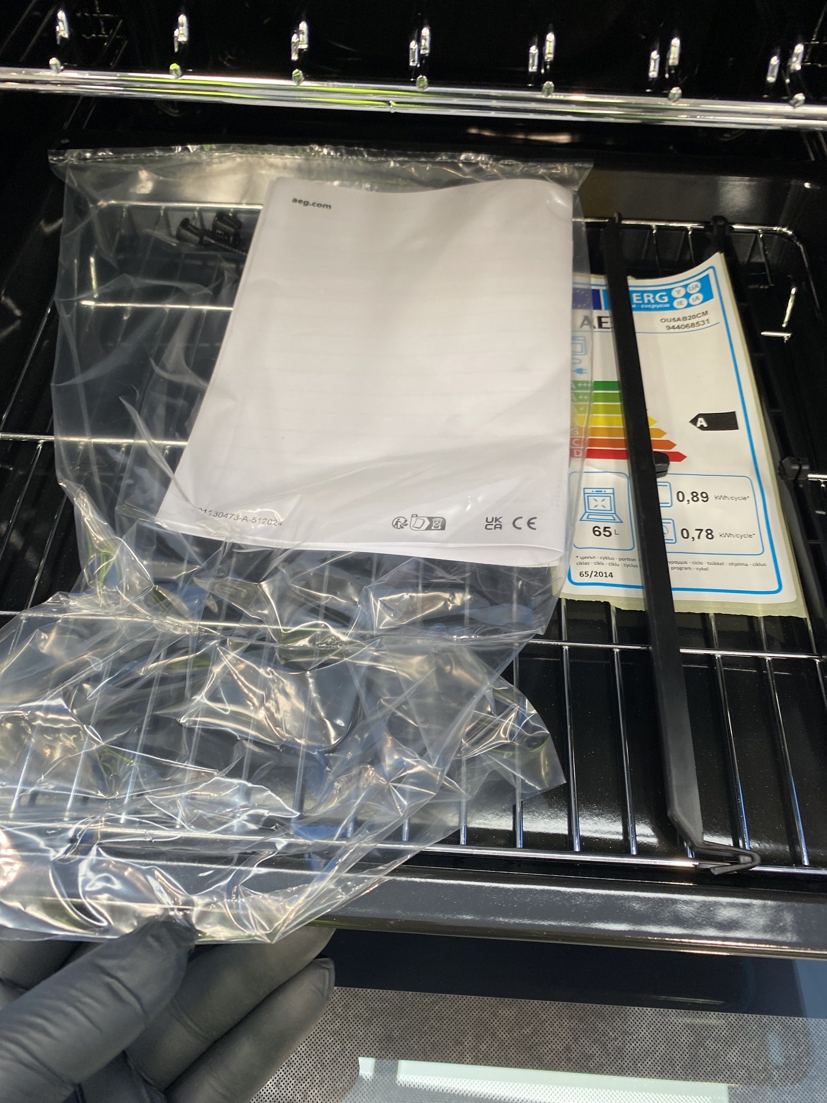 #GRC-155-982 - AEG 5000 SurroundCook OU5AB20CM Built-In Aqua Clean Oven