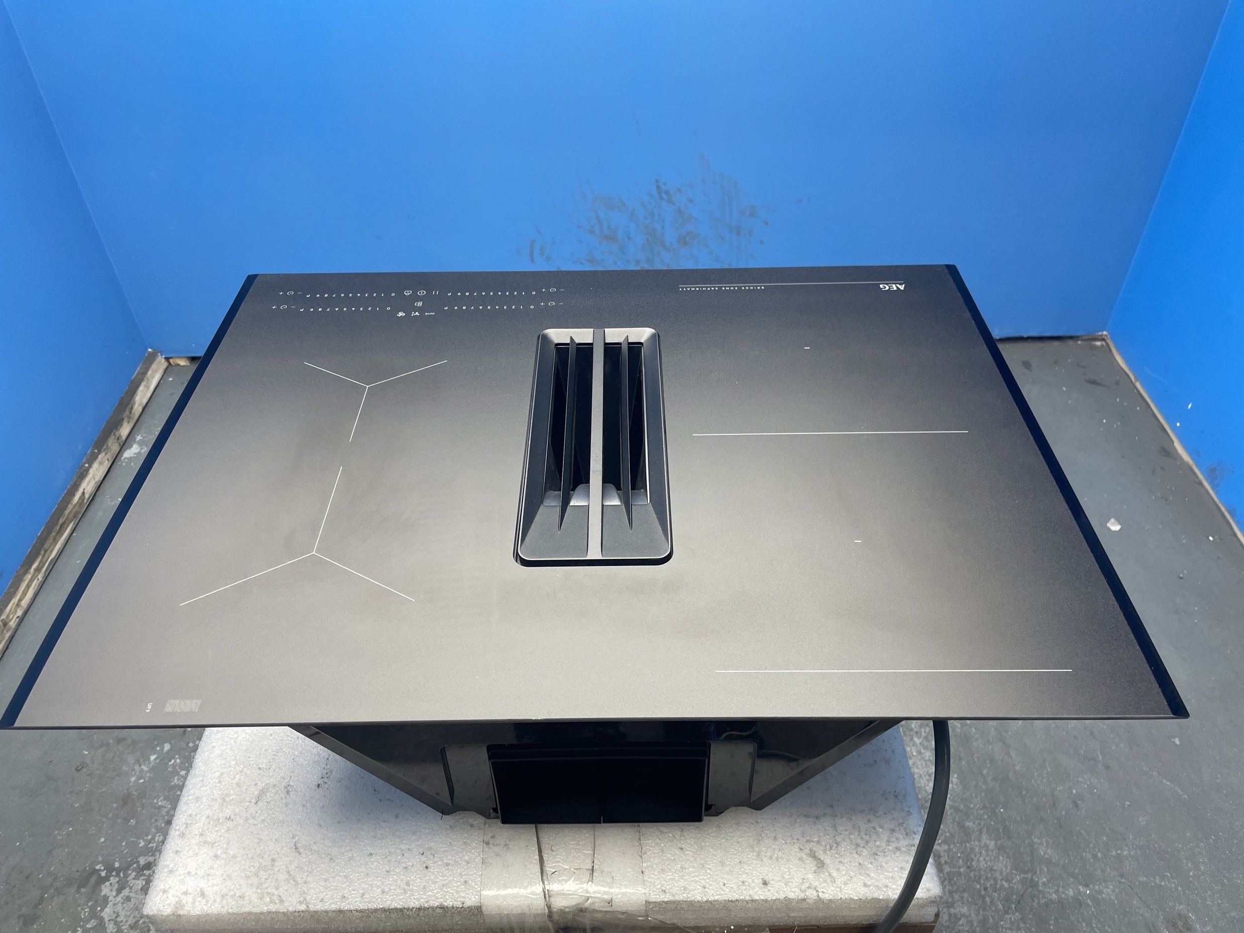 #GRC-150-226 - AEG TCH74B01FZ 6000 SaphirMatt 70cm Vented Induction Hob