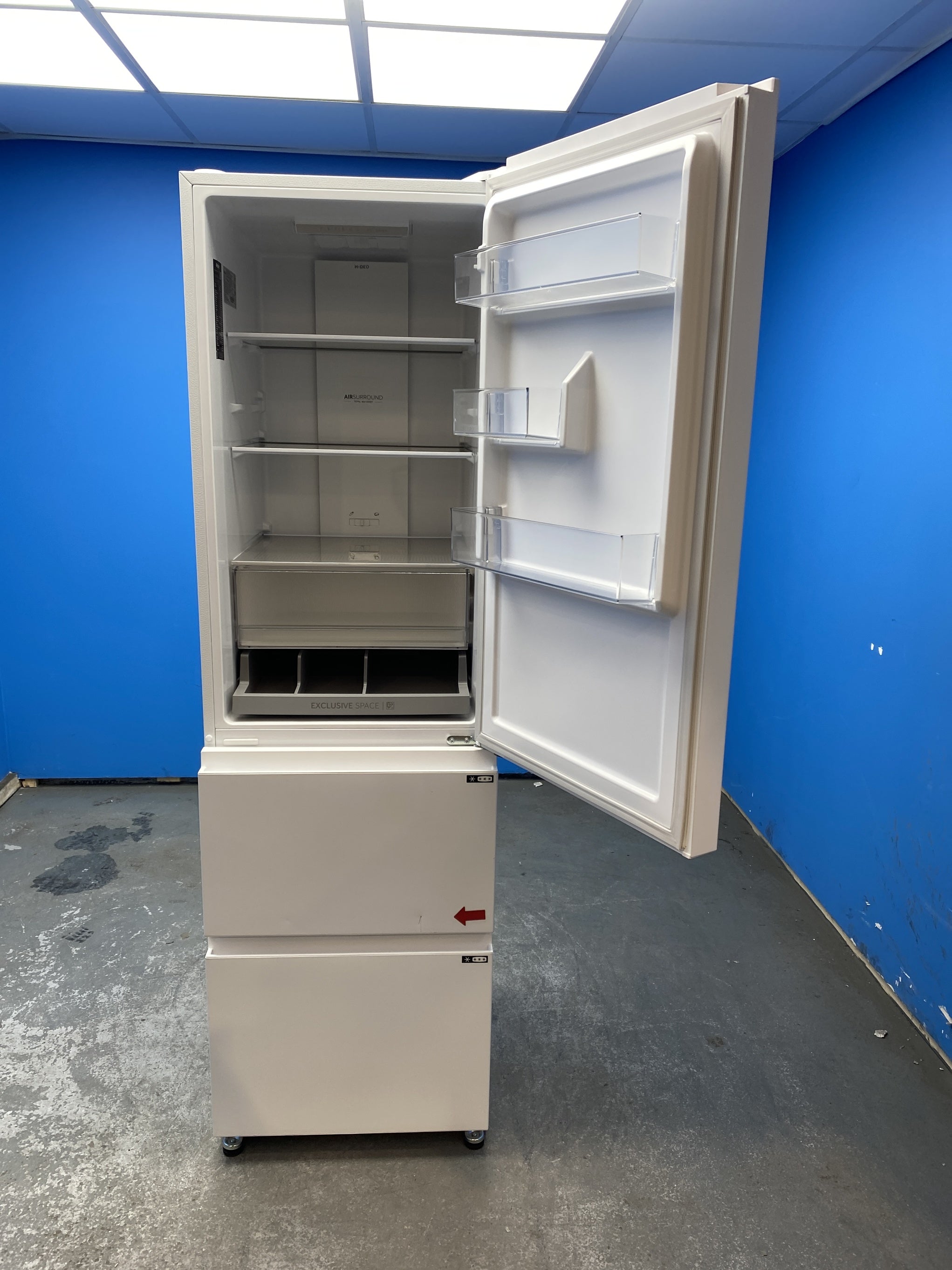 #GRC-153-866 - Haier 3D 55 Series 3 HTR3518ENMWK 60/40 Fridge Freezer