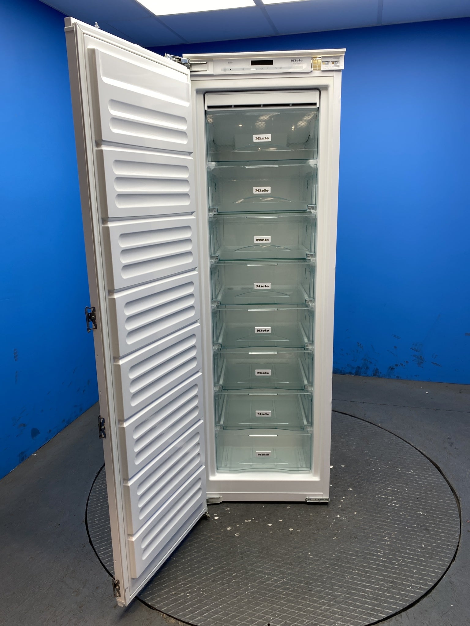 Miele FN 37402i 177cm Integrated Frost Free Freezer