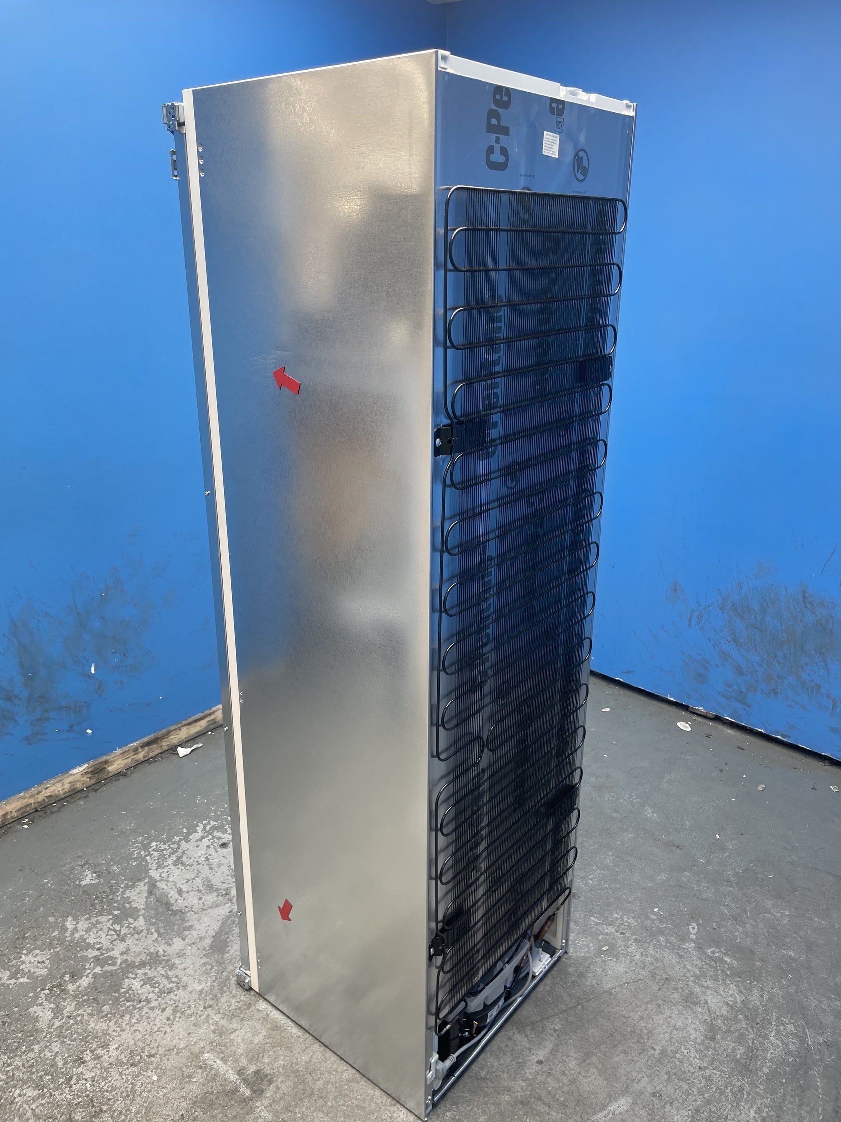 #GRC-158-132 - Bosch KIR81VFE0G 310L Integrated Tall Fridge with MultiBox