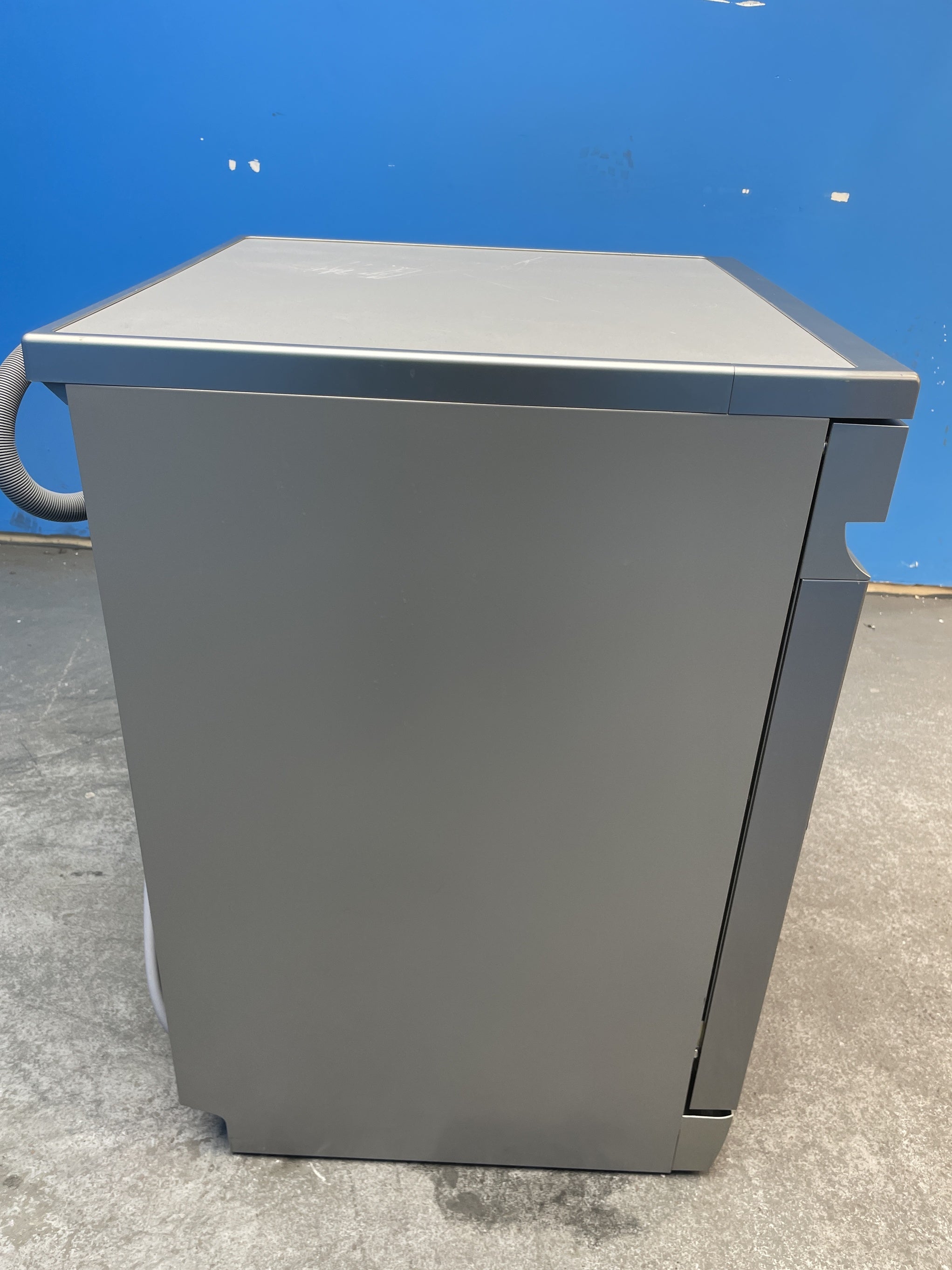 #GRC-158-755 - Midea MDWEF1433D 14 Place Full Size Dishwasher in Silver
