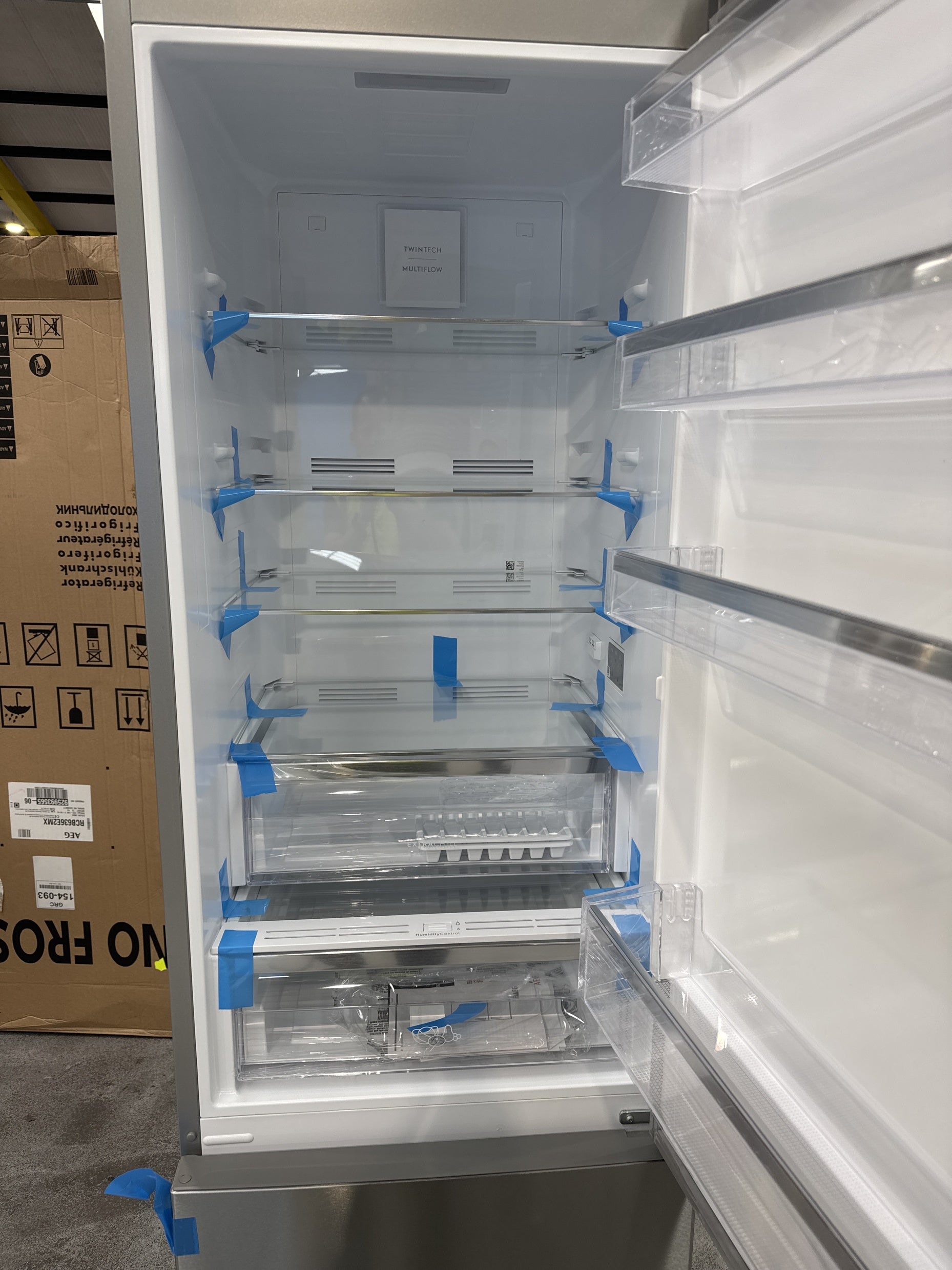 #GRC-154-093 - AEG RCB636E2MX 6000 TwinTech No Frost 60/40 Fridge Freezer