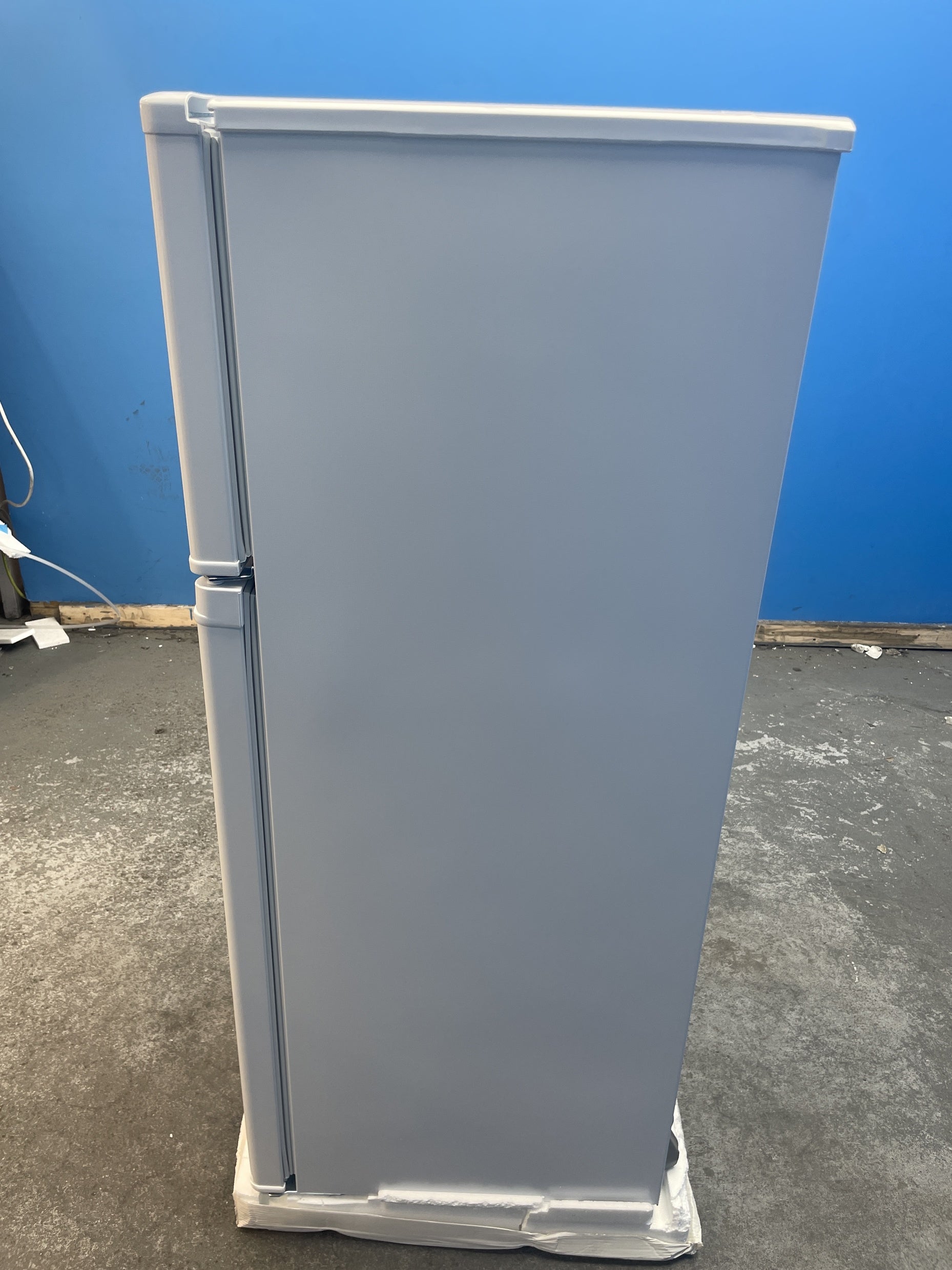 #GRC-158-568 - Candy CDH1S313EWK Slimline 117 Litre Top Mount Fridge Freezer