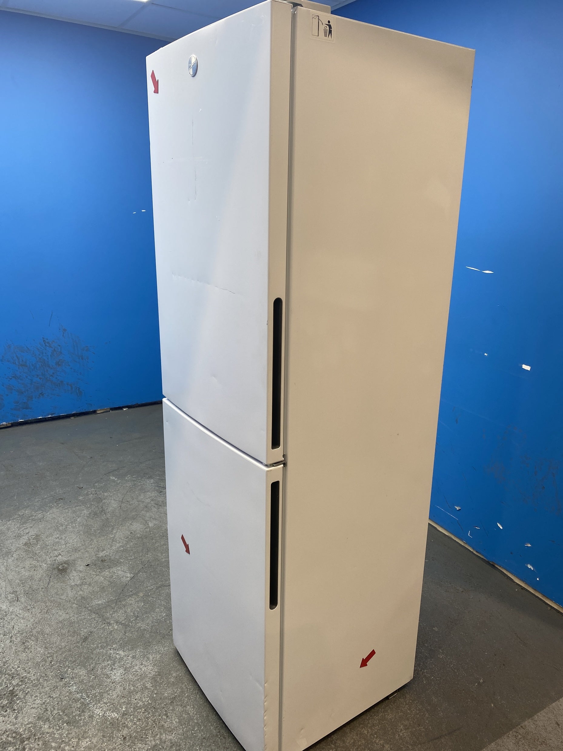 #GRC-157-080 - Hoover HVT3CLECKIHW 235 Litre Combi Fridge Freezer