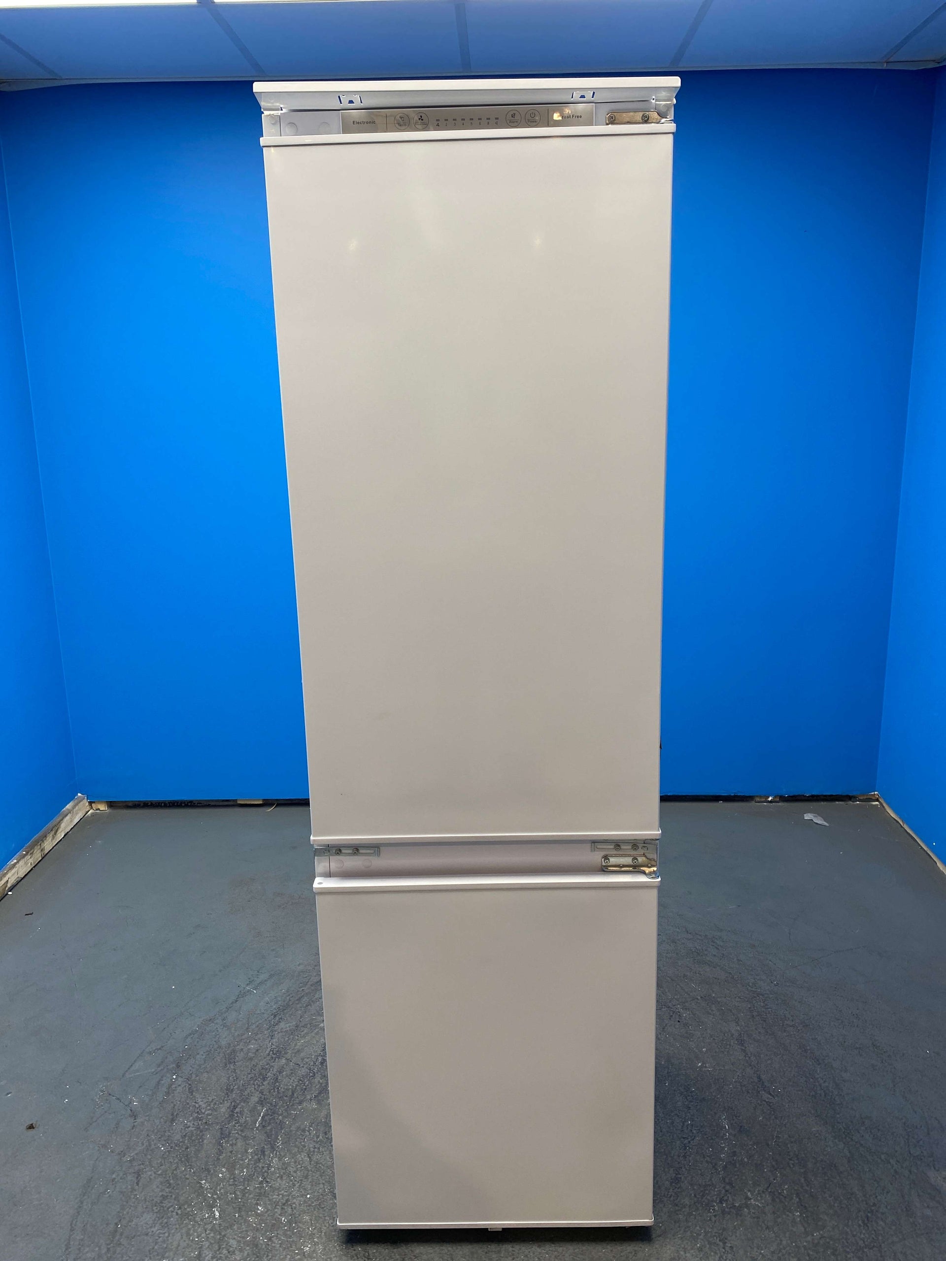Hisense RIB312F4AWE Integrated 246 Litre Fridge Freezer