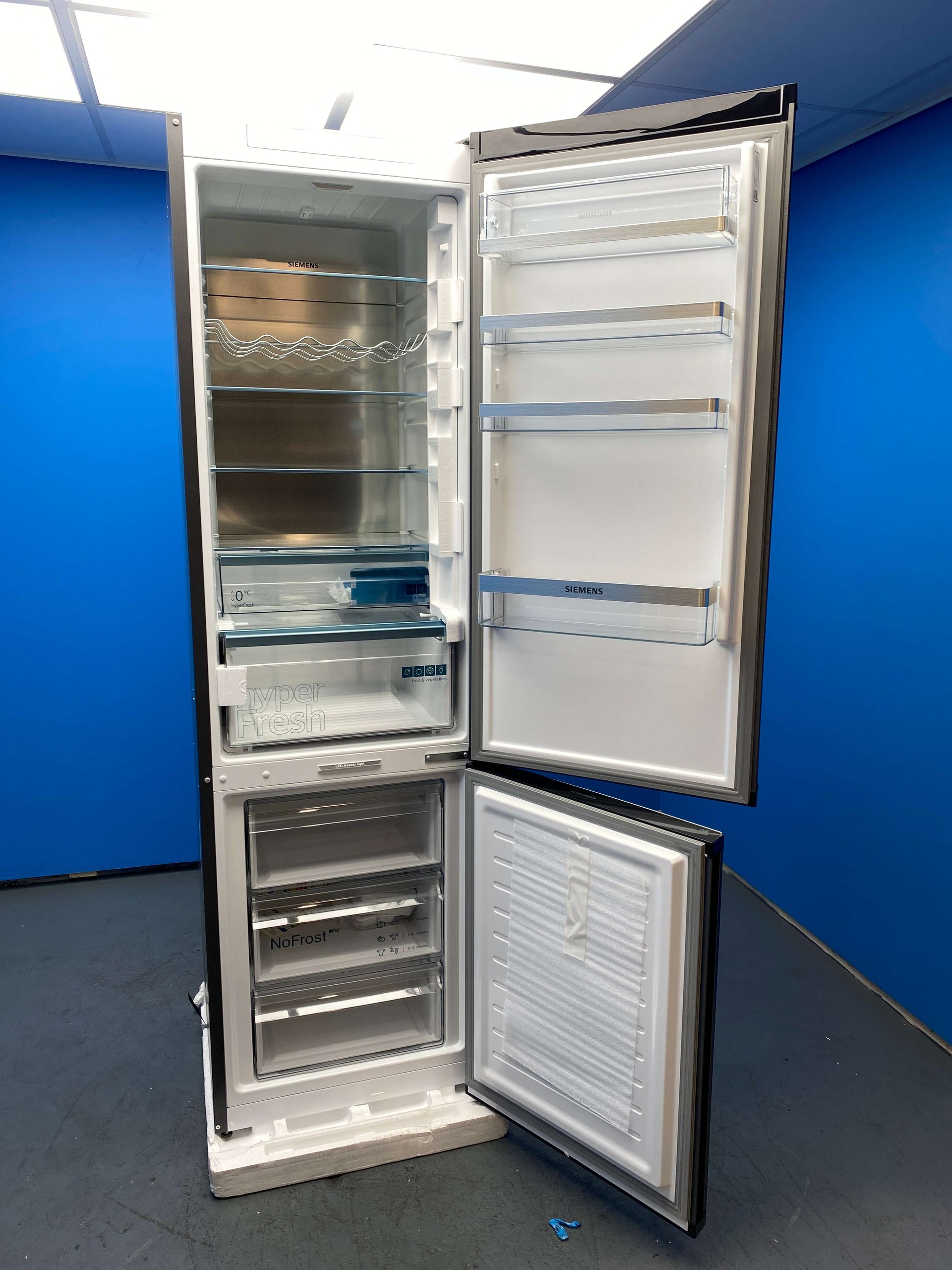 Siemens iQ500 KG39NEXBF 363 Litre noFrost Fridge Freezer