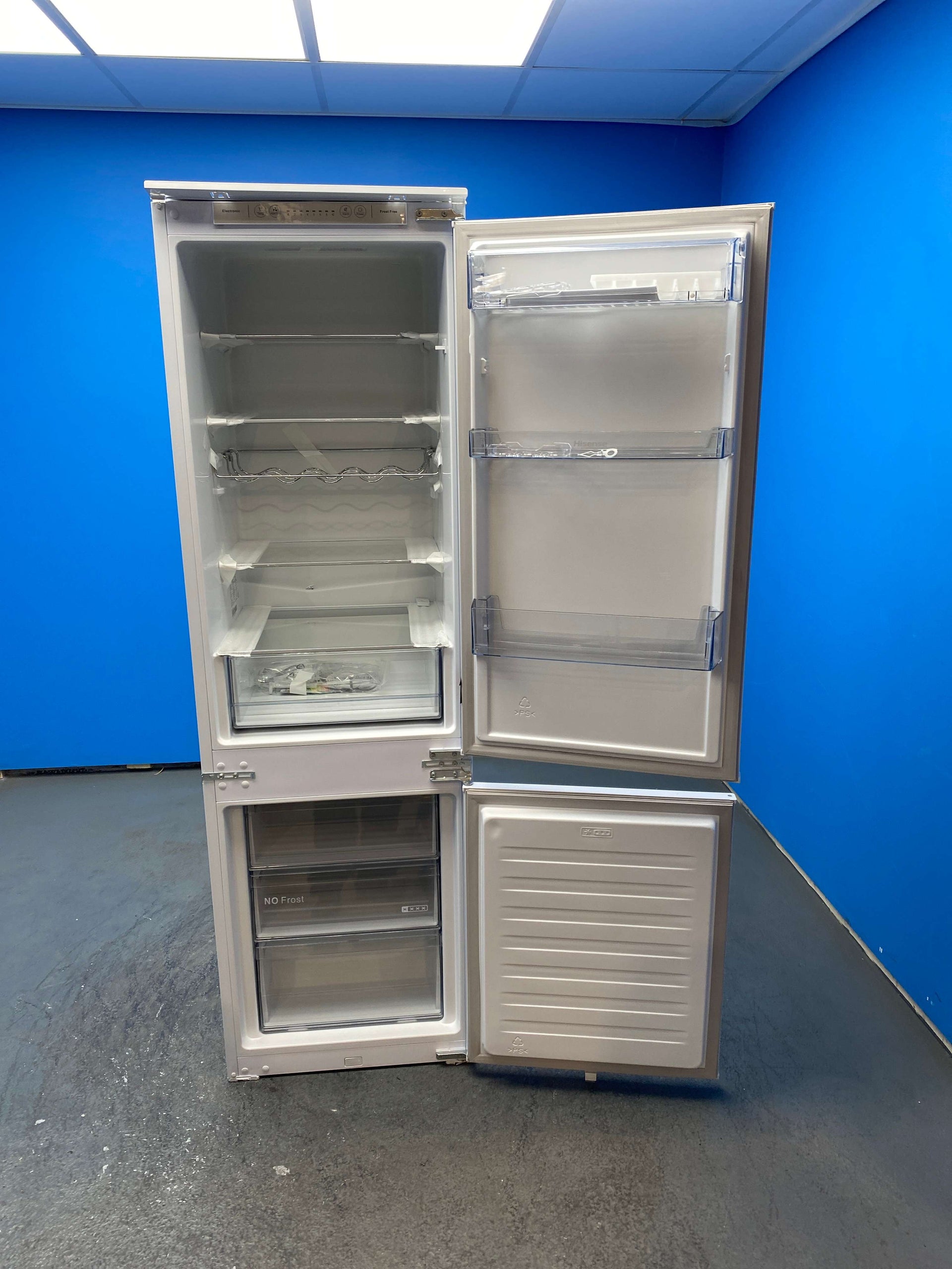 Hisense RIB312F4AWE Integrated 246 Litre Fridge Freezer