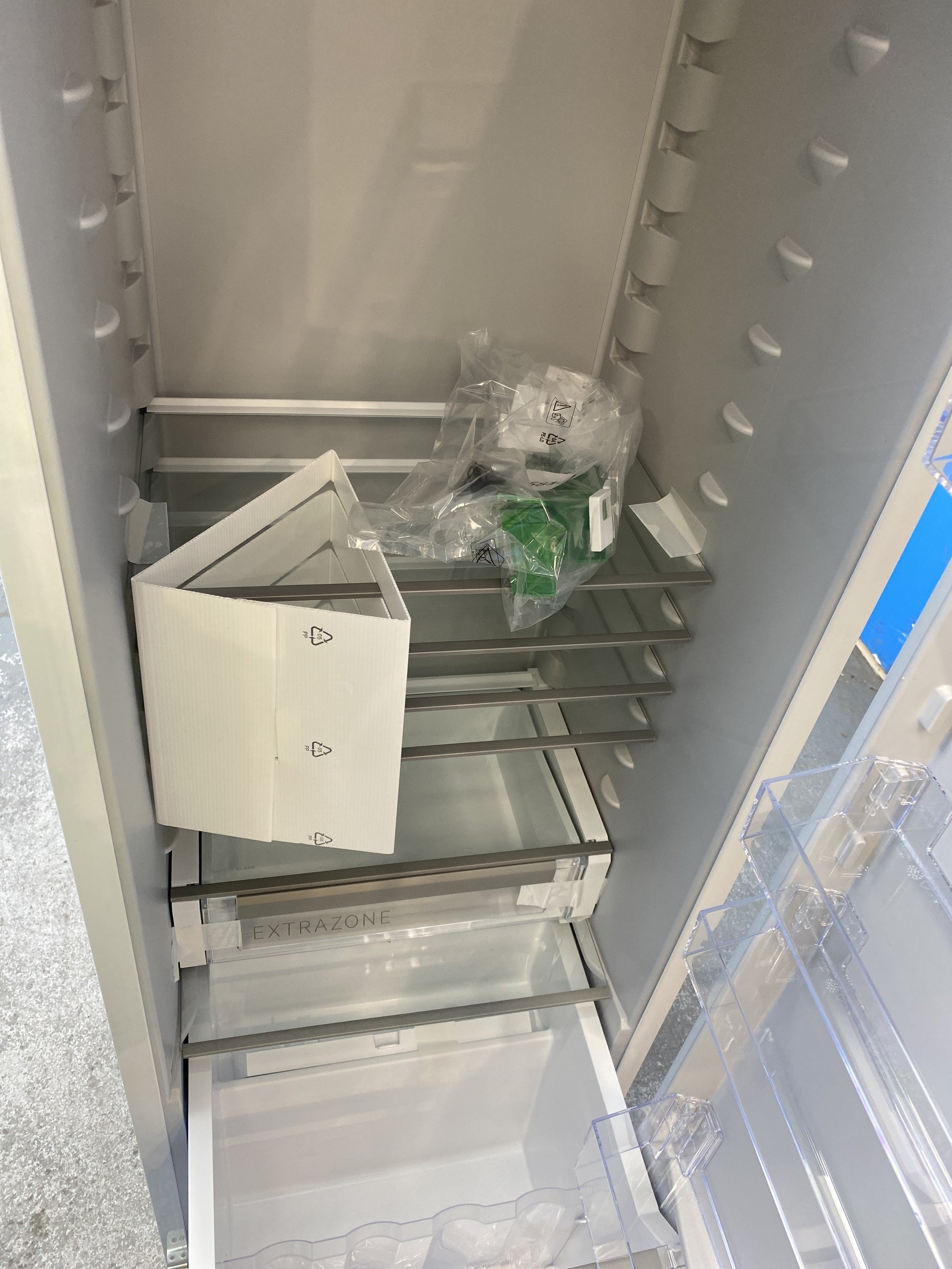 #GRC-156-014 - AEG NSK6D181EC 6000 DynamicAir 310L Integrated Larder Fridge