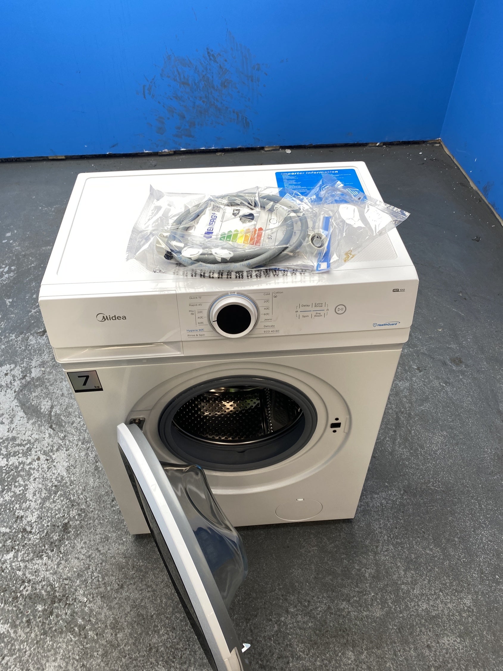 #GRC-156-775 - Midea MF100W70 7kg 1200 Spin Washing Machine
