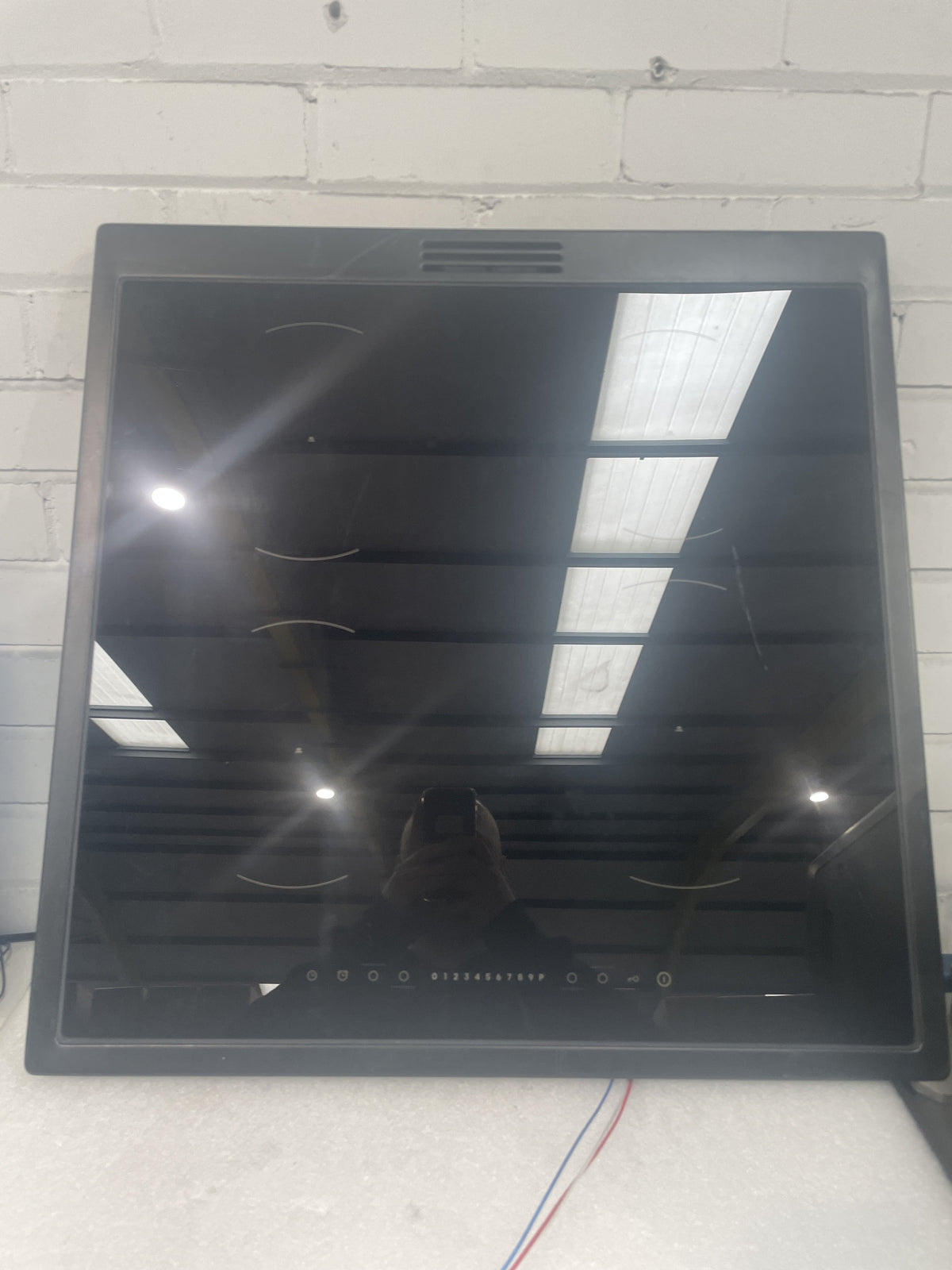 #GRC-157-541 - Hisense HDCEIT6C20B Electric Cooker Hob Complete