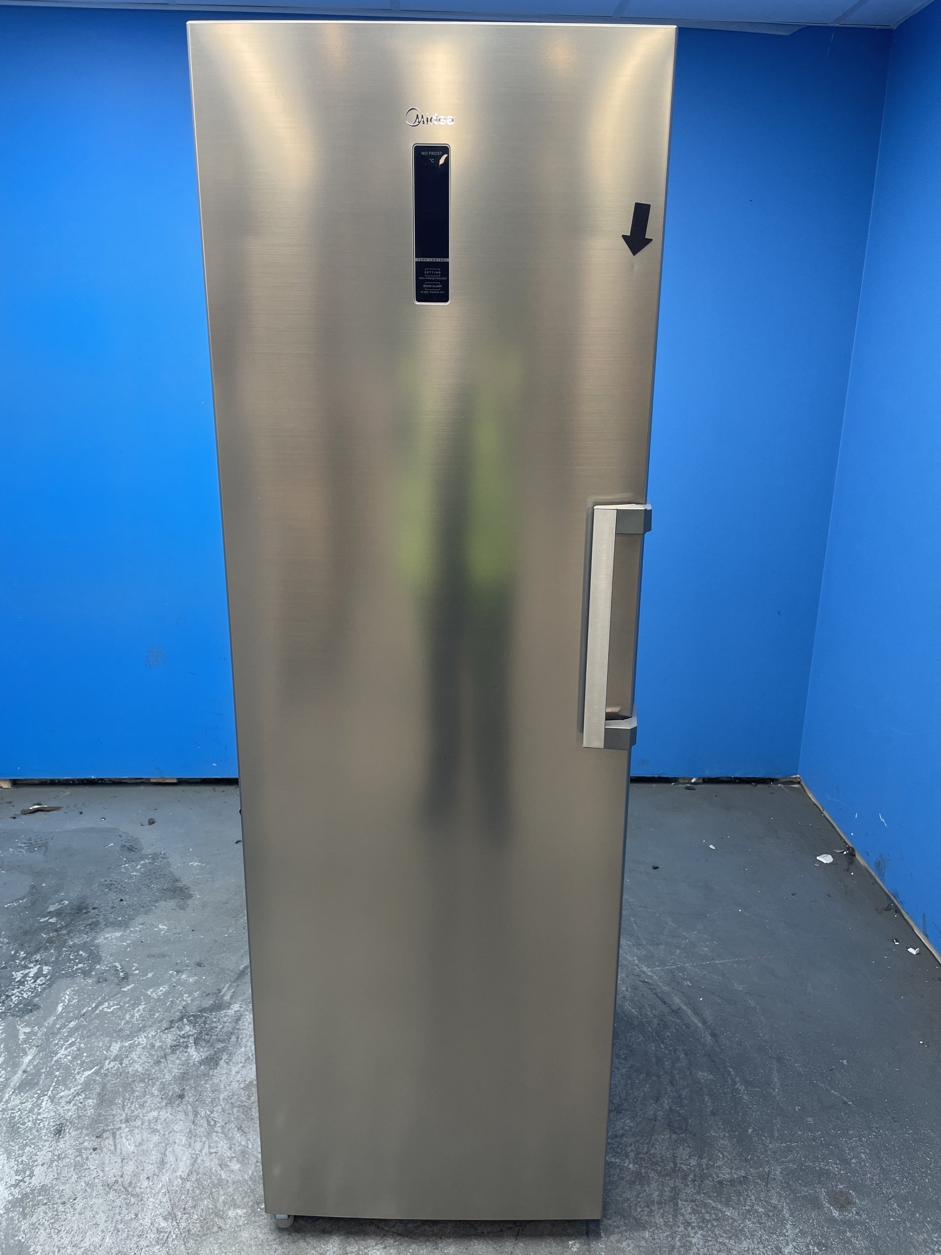 #GRC-158-801 - Midea MDRU385MTE46 185cm Frost Free Upright Freezer