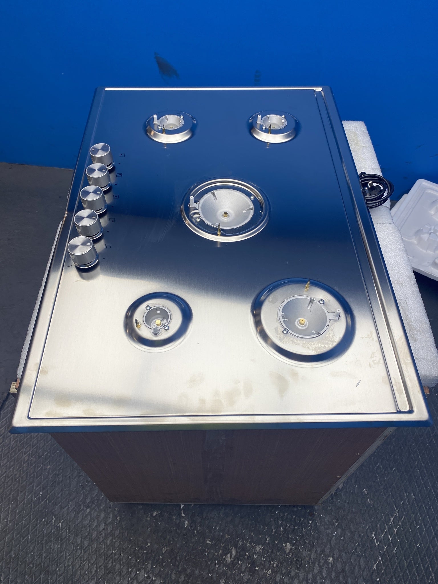 Electrolux KGS7534SX 600 Slimline 75cm 5 Zone Gas Hob