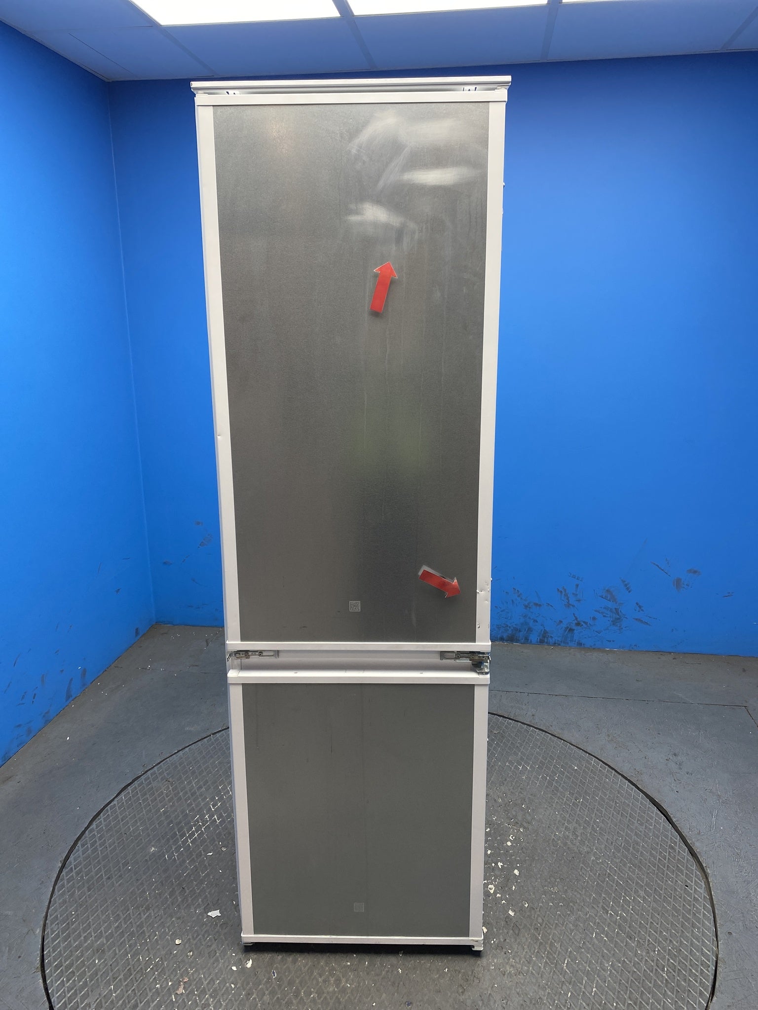 Zanussi 70/30 Integrated Low Frost Fridge Freezer