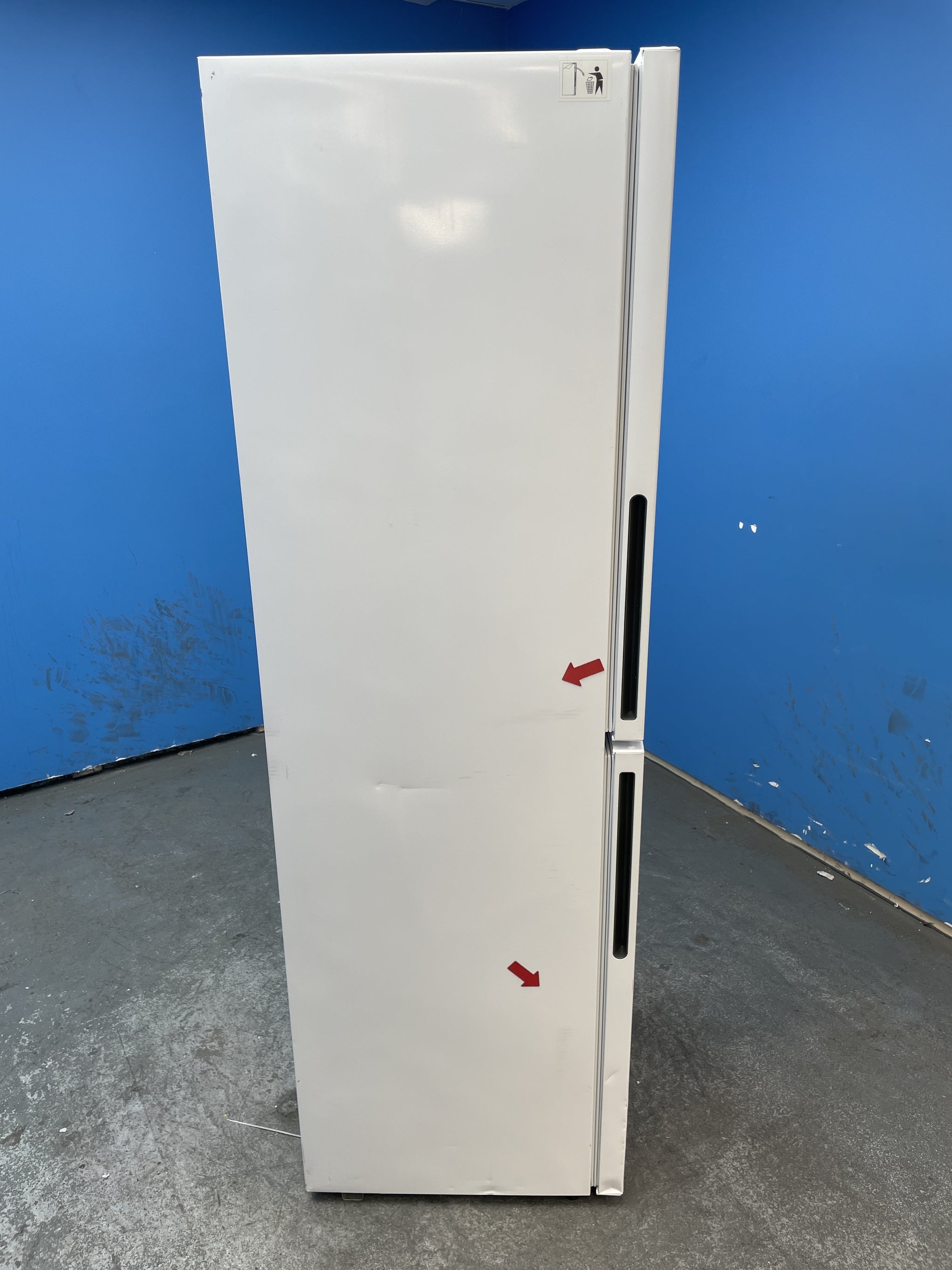 #GRC-154-263 - Hoover HVT3CLECKIHW 235 Litre Combi Fridge Freezer