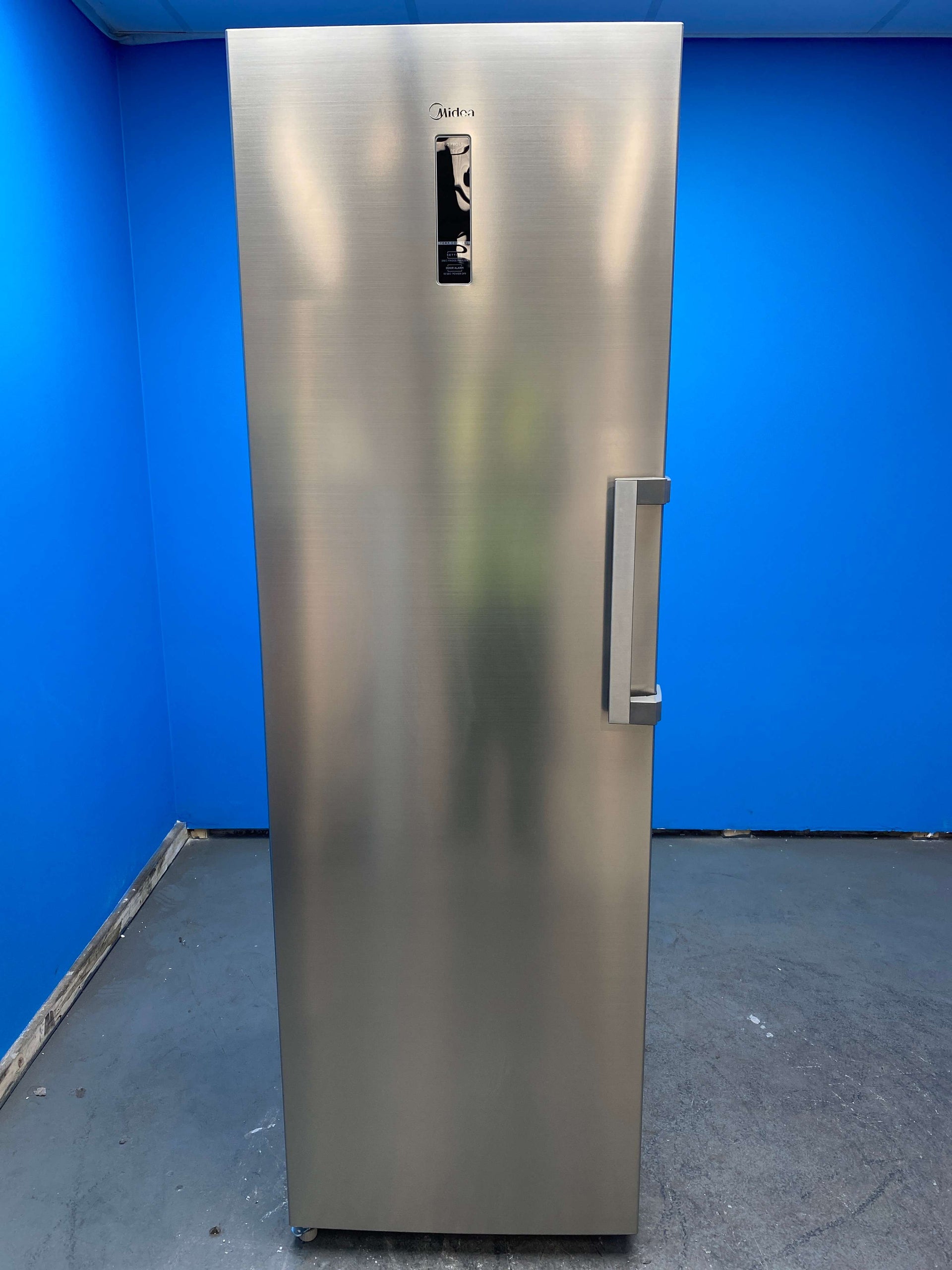 Midea MDRU385MTE46 185cm Frost Free Upright Freezer