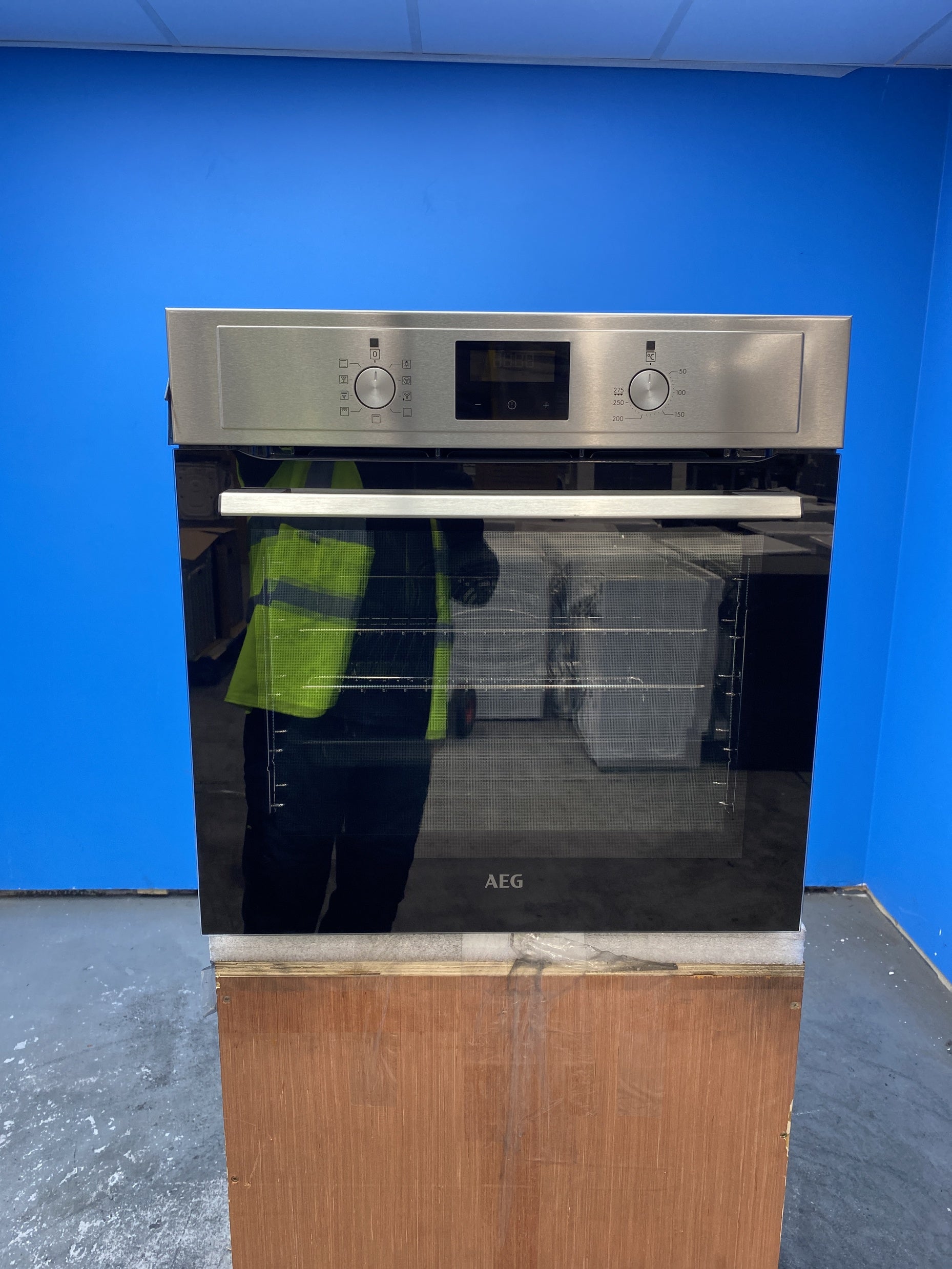 #GRC-155-969 - AEG BEX335011M SurroundCook Built-In Single Oven