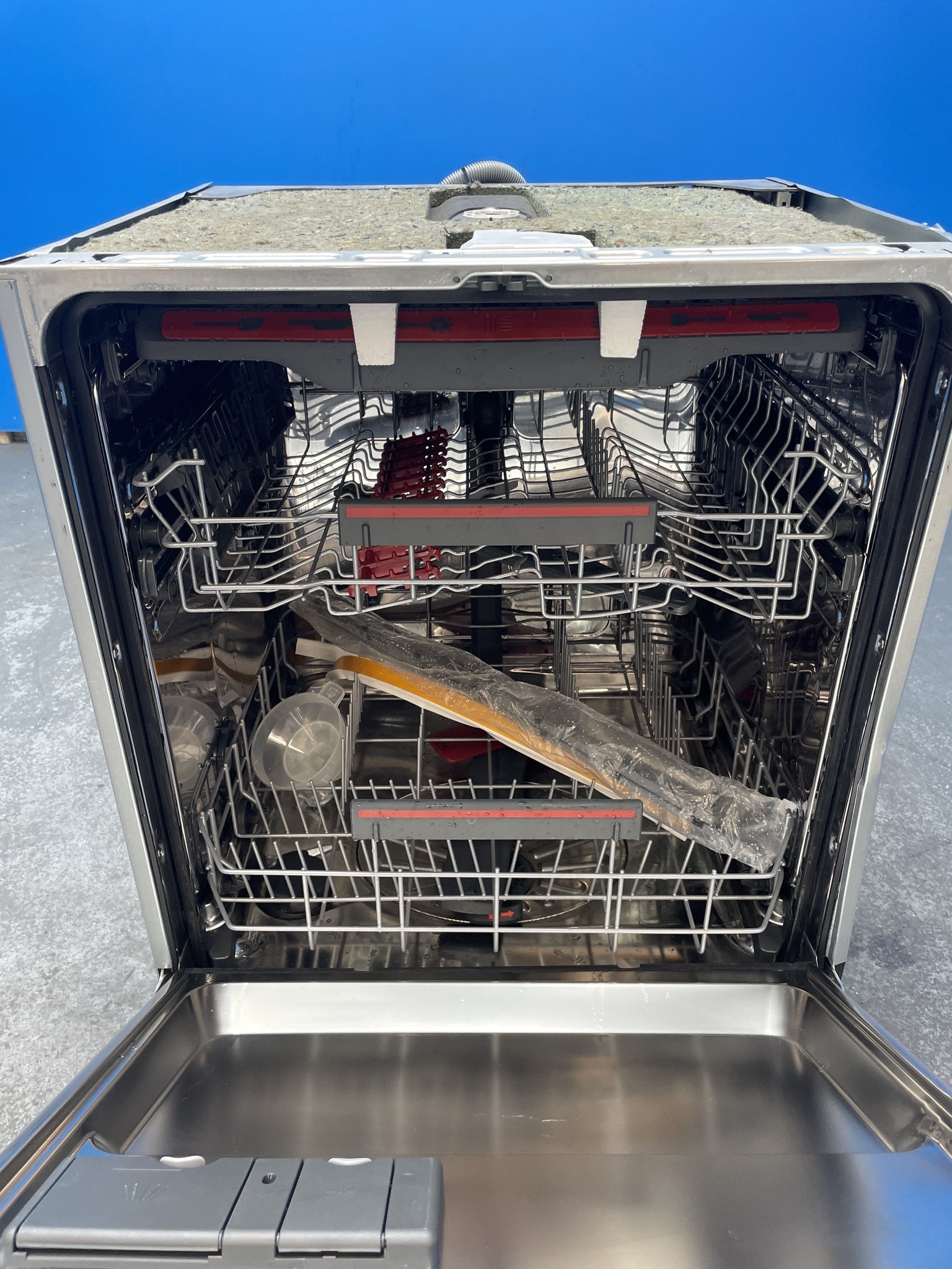 #GRC-139-393 - AEG 6000 SatelliteClean FEE64917ZM Semi-Integrated 14 Place Dishwasher