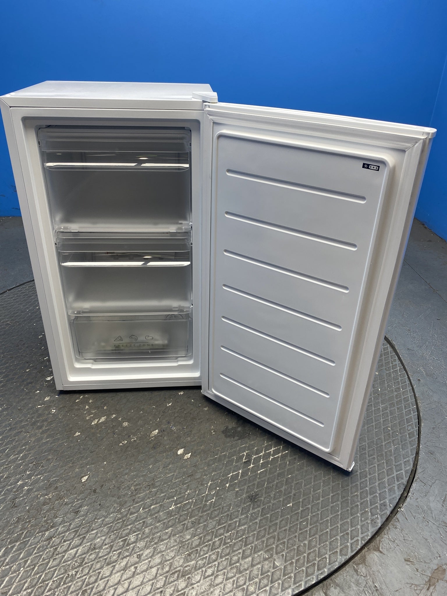 Comfee RCU60WH2(E) 60L Under Counter Freezer