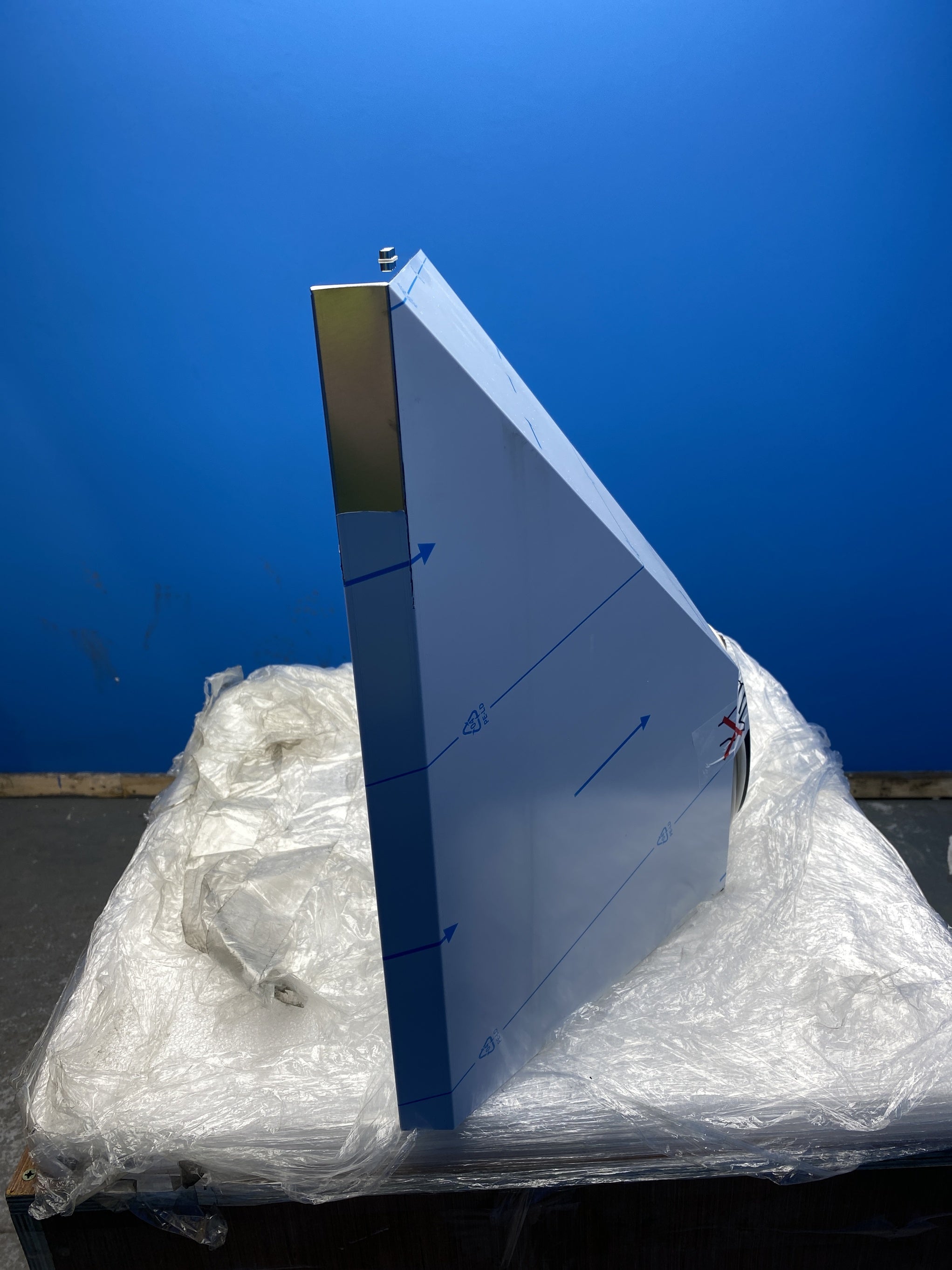 #GRC-150-209 - AEG LFC316X 60cm Stainless Steel Pyramid Chimney Hood