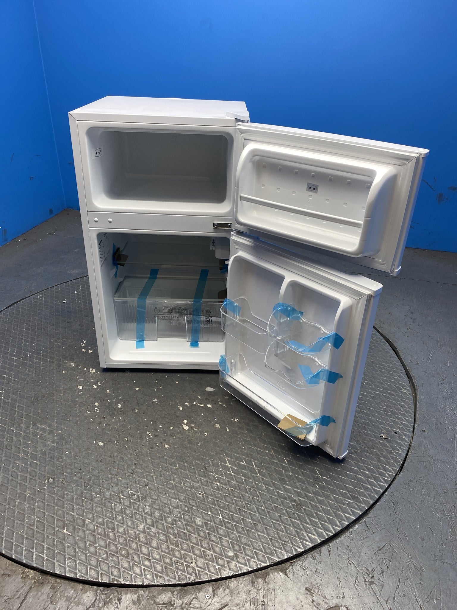 COMFEE’ RCT87WH2(E) 87L Under Counter Fridge Freezer