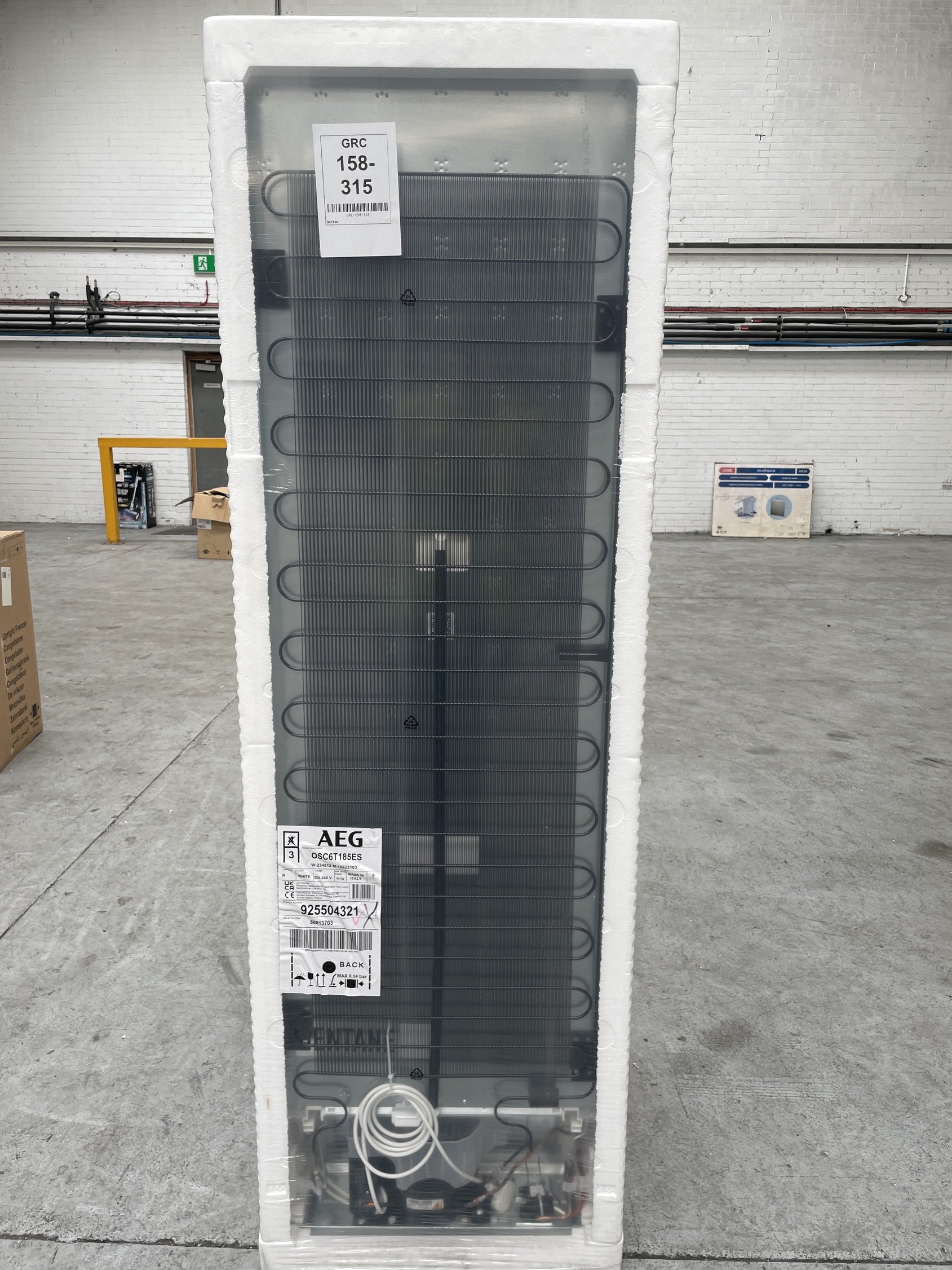 #GRC-158-315 - AEG OSC6T185ES 6000 TwinTech Integrated Frost Free Fridge Freezer
