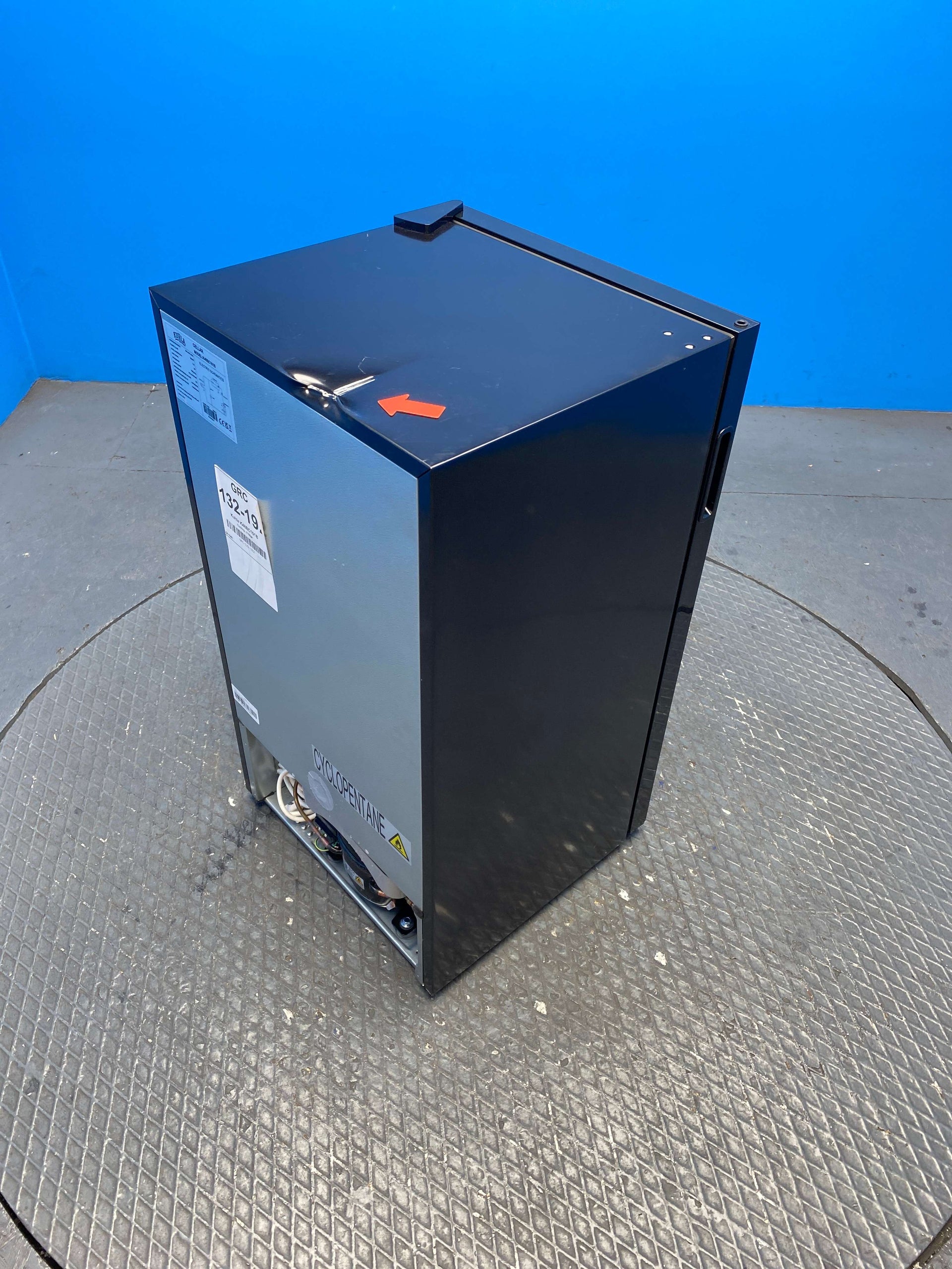 Kuhla K48BC101B Black 93L Beverage Cooler