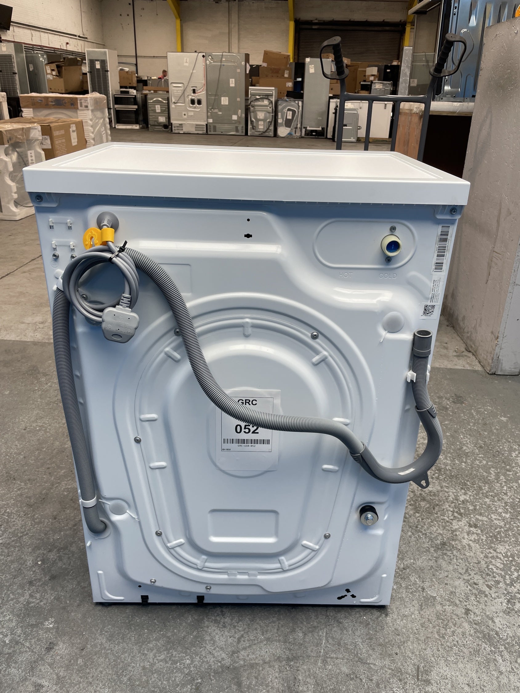 #GRC-158-052 - Hisense WF5I9043BWFS 9kg 140rpm KitchenFit Washing Machine
