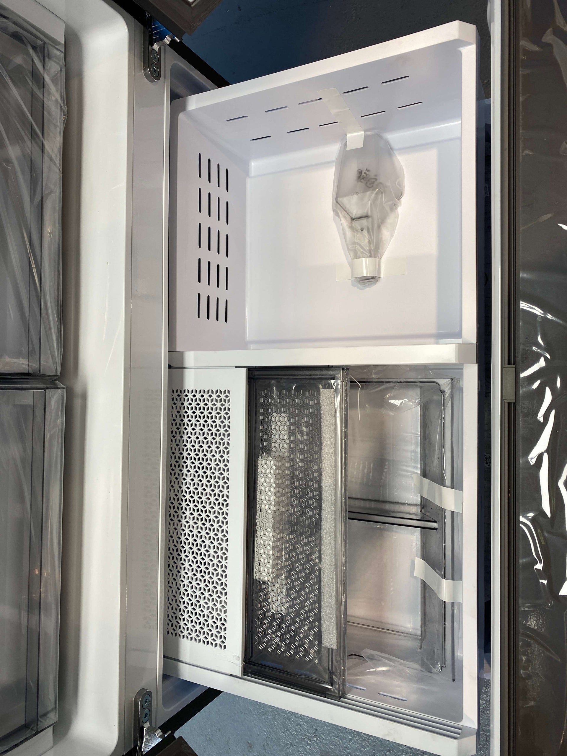 Samsung RF24BB620ES9/EU Bespoke 674L French Door Fridge Freezer