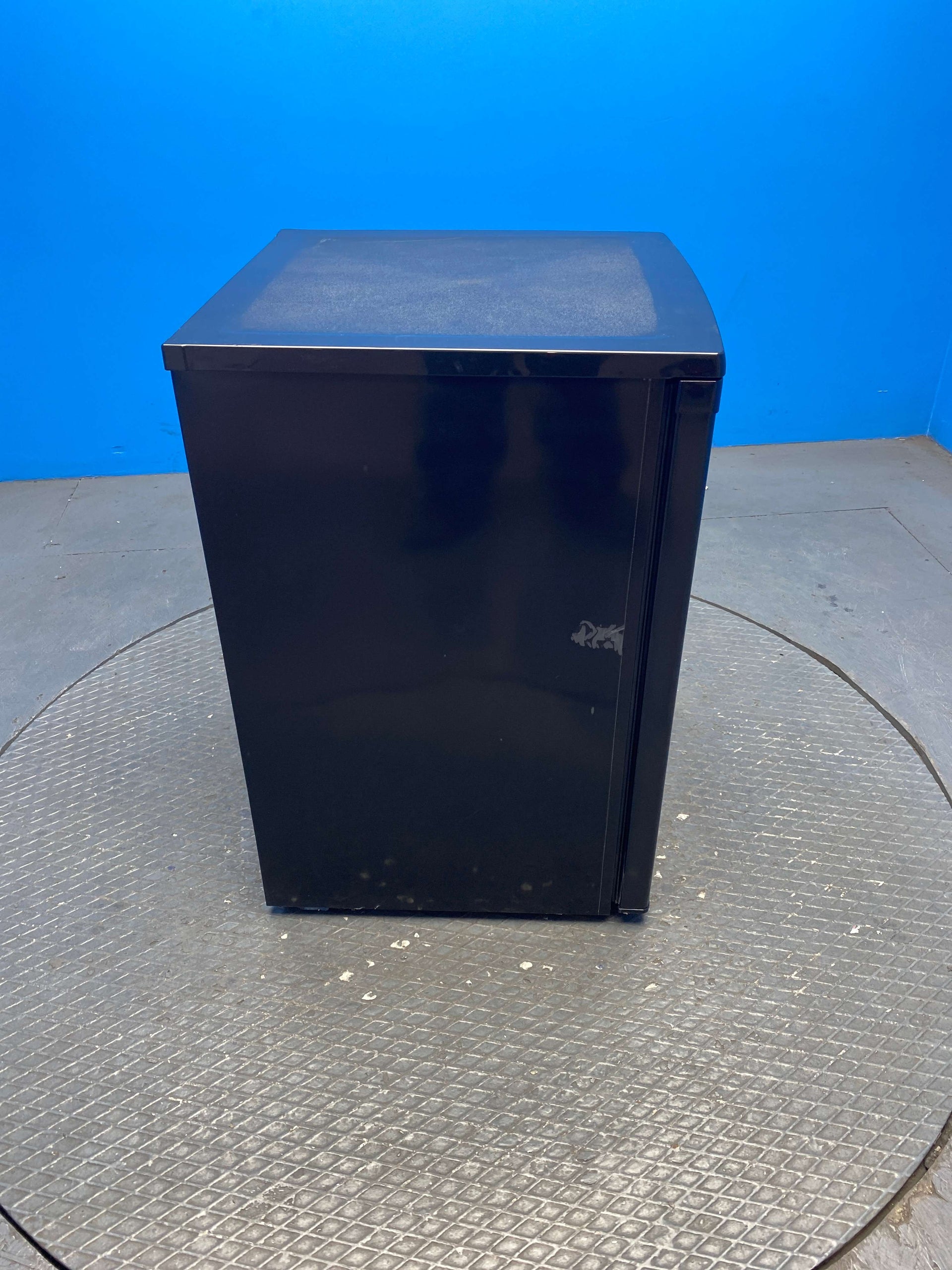 Igenix IG155B 109 Litre Under Counter Fridge with Ice Box