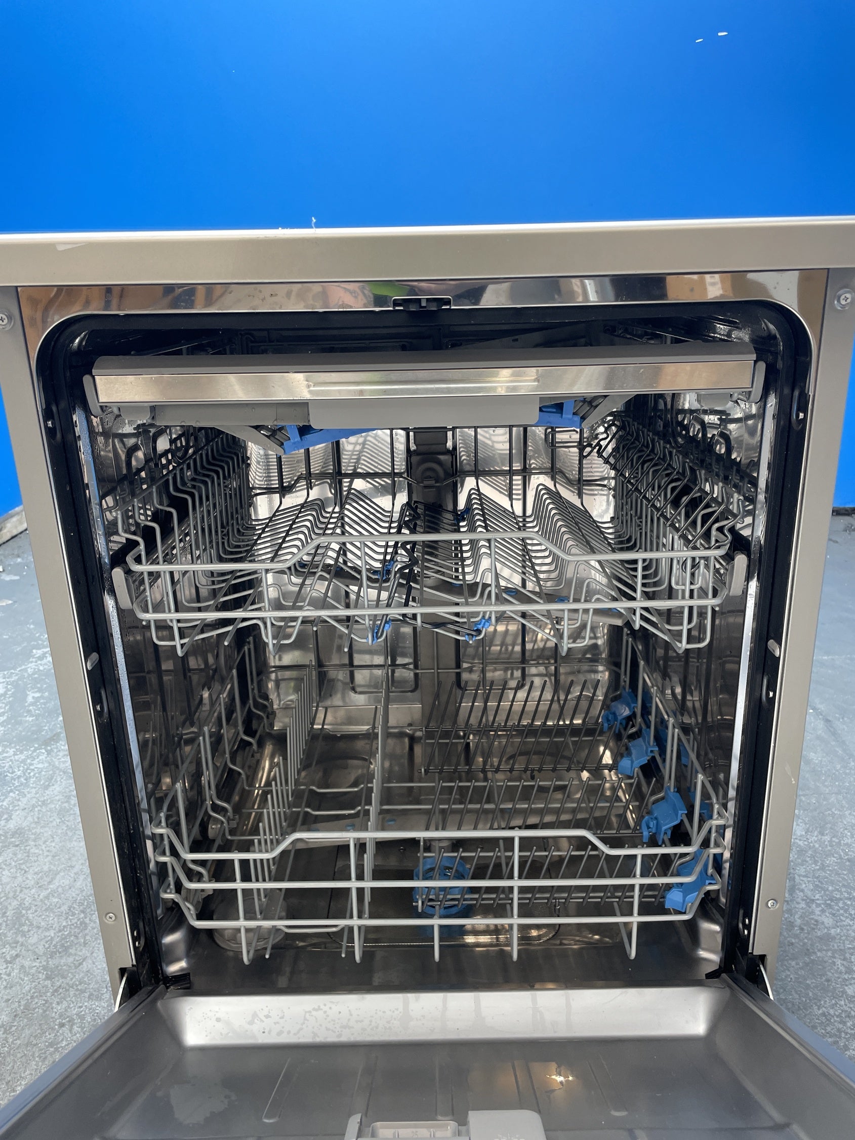 #GRC-158-791 - Midea MDWEF1433D 14 Place Full Size Dishwasher in Silver