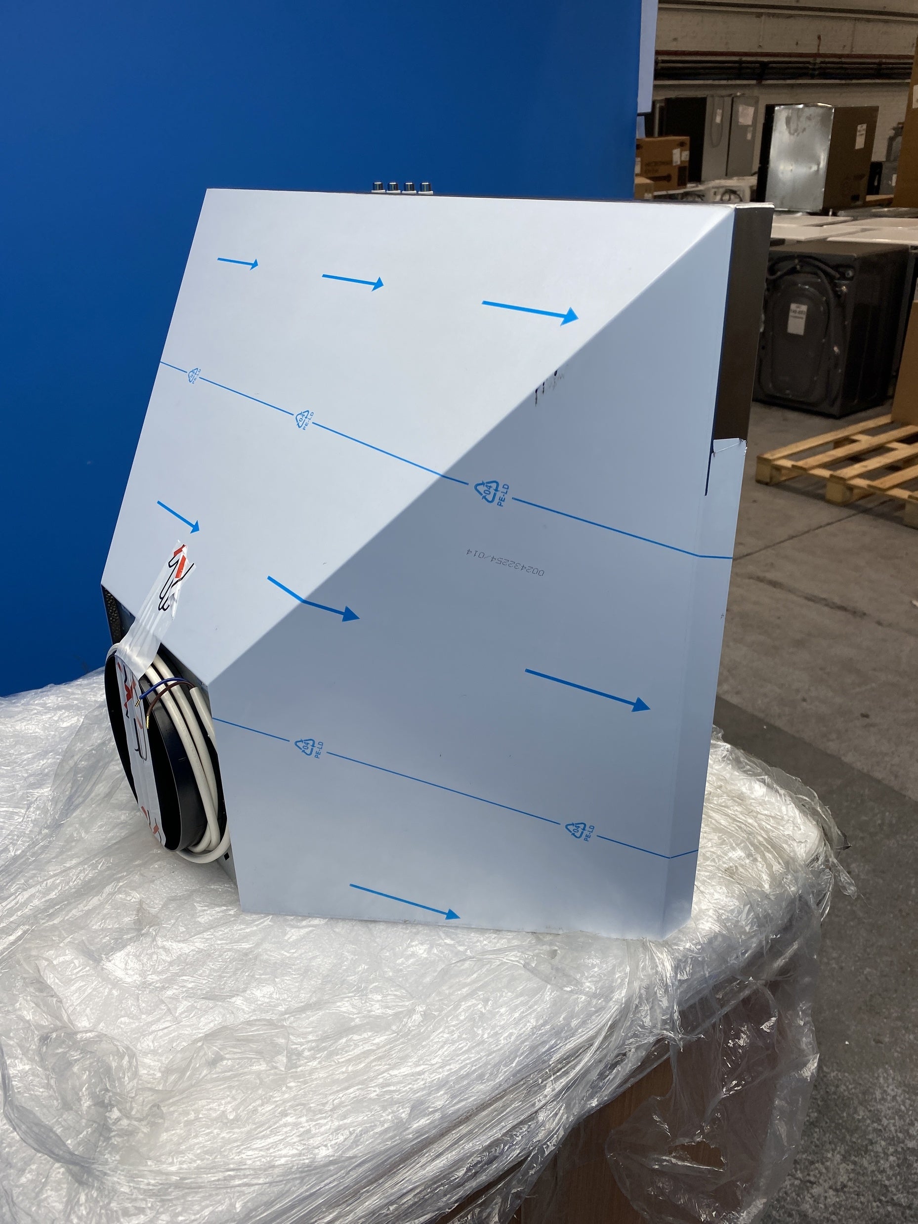 #GRC-150-205 - AEG LFC316X 60cm Stainless Steel Pyramid Chimney Hood