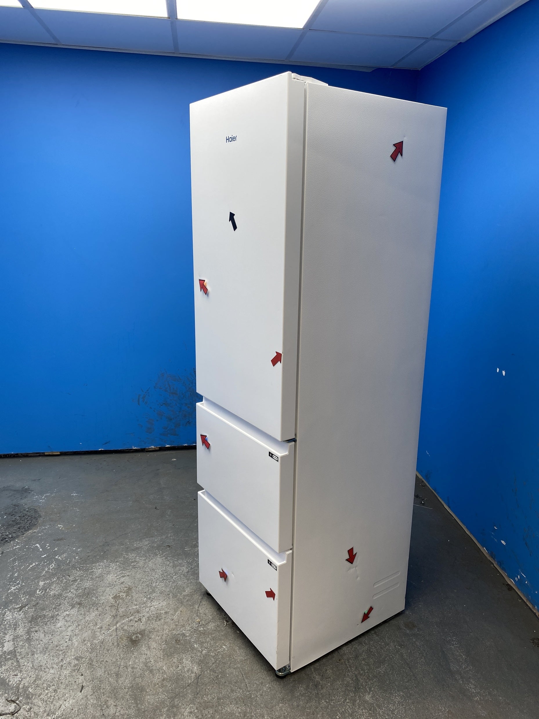 #GRC-156-455 - Haier 3D 55 Series 3 HTR3518ENMWK 60/40 Fridge Freezer